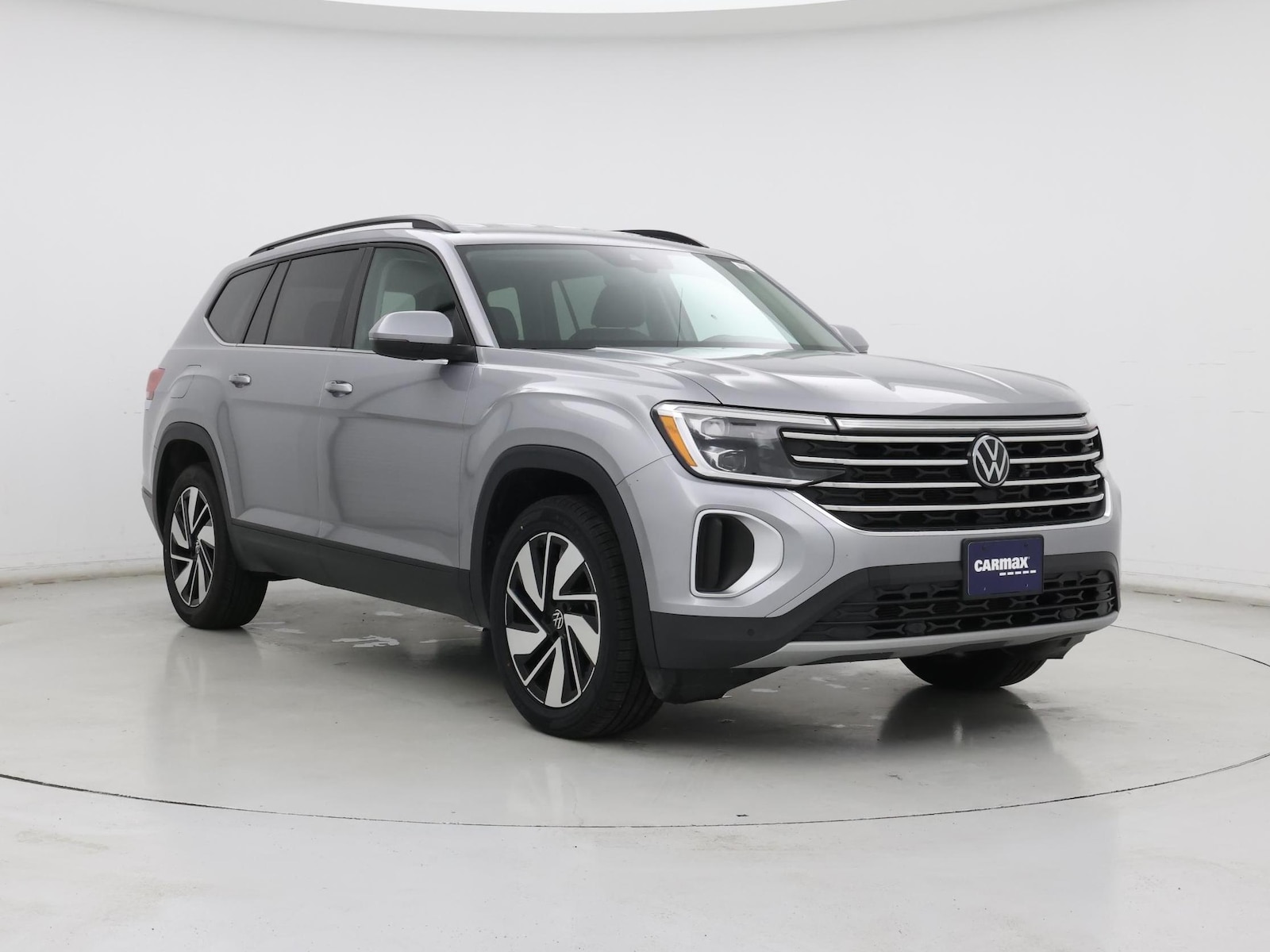 2025 Volkswagen Atlas SE w/Tech - Photo 2