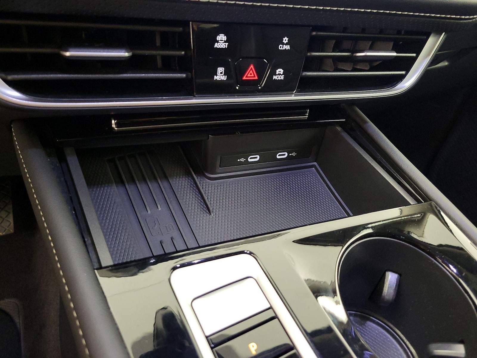 2025 Volkswagen Atlas SE w/Tech - Photo 20