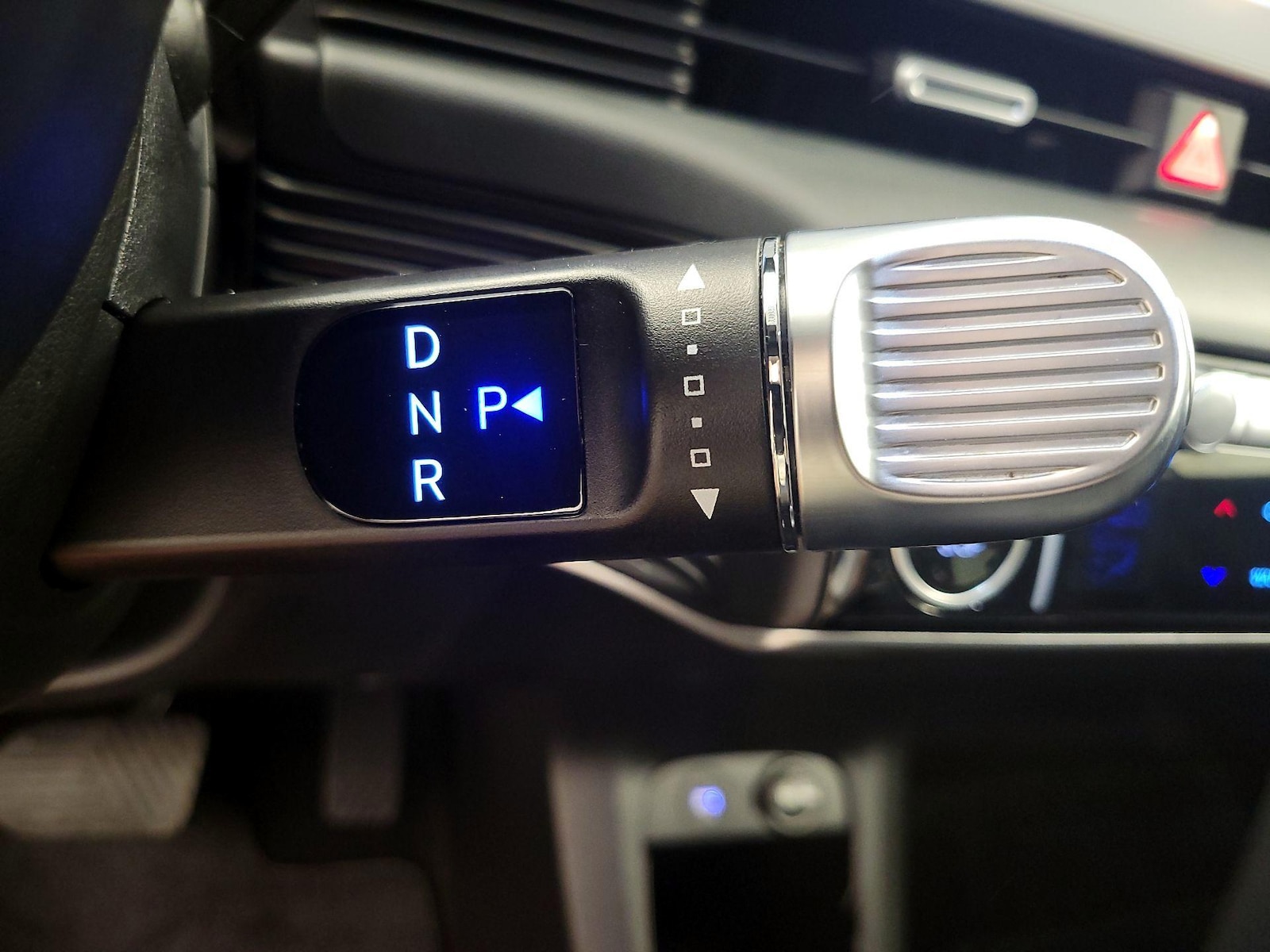 2024 Hyundai IONIQ 5 SE - Photo 19