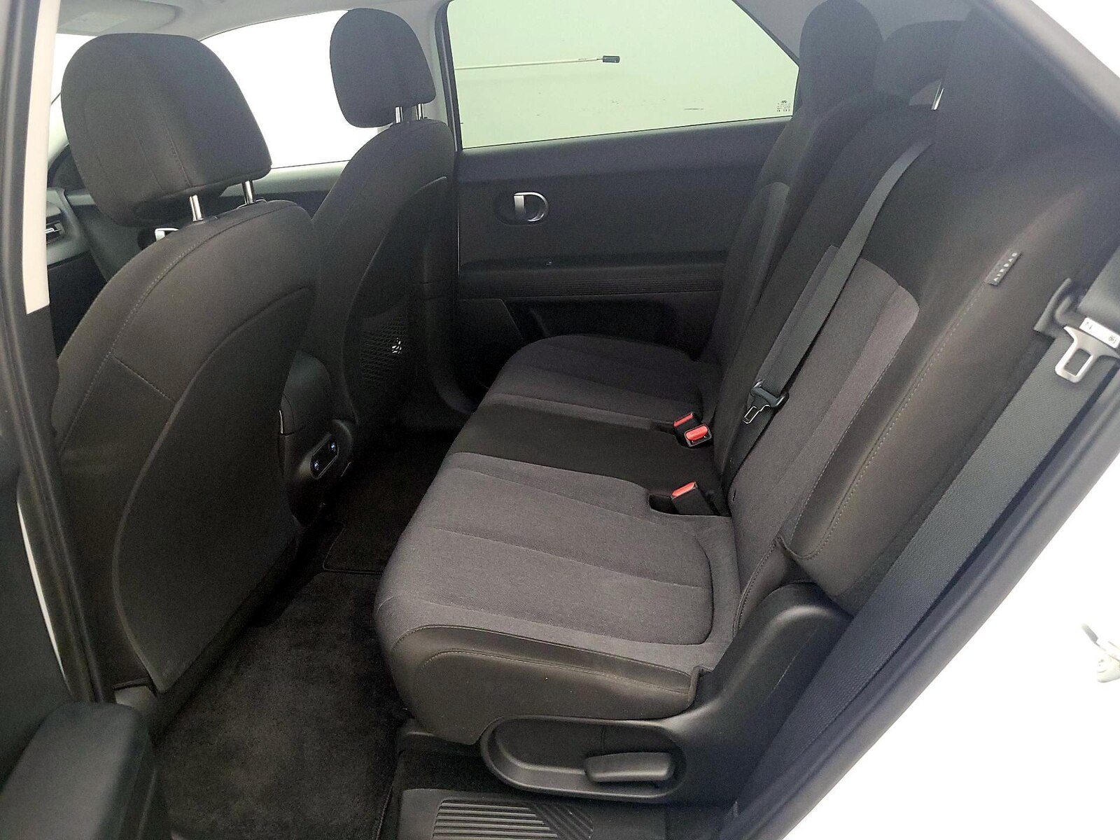 2024 Hyundai IONIQ 5 SE - Photo 21