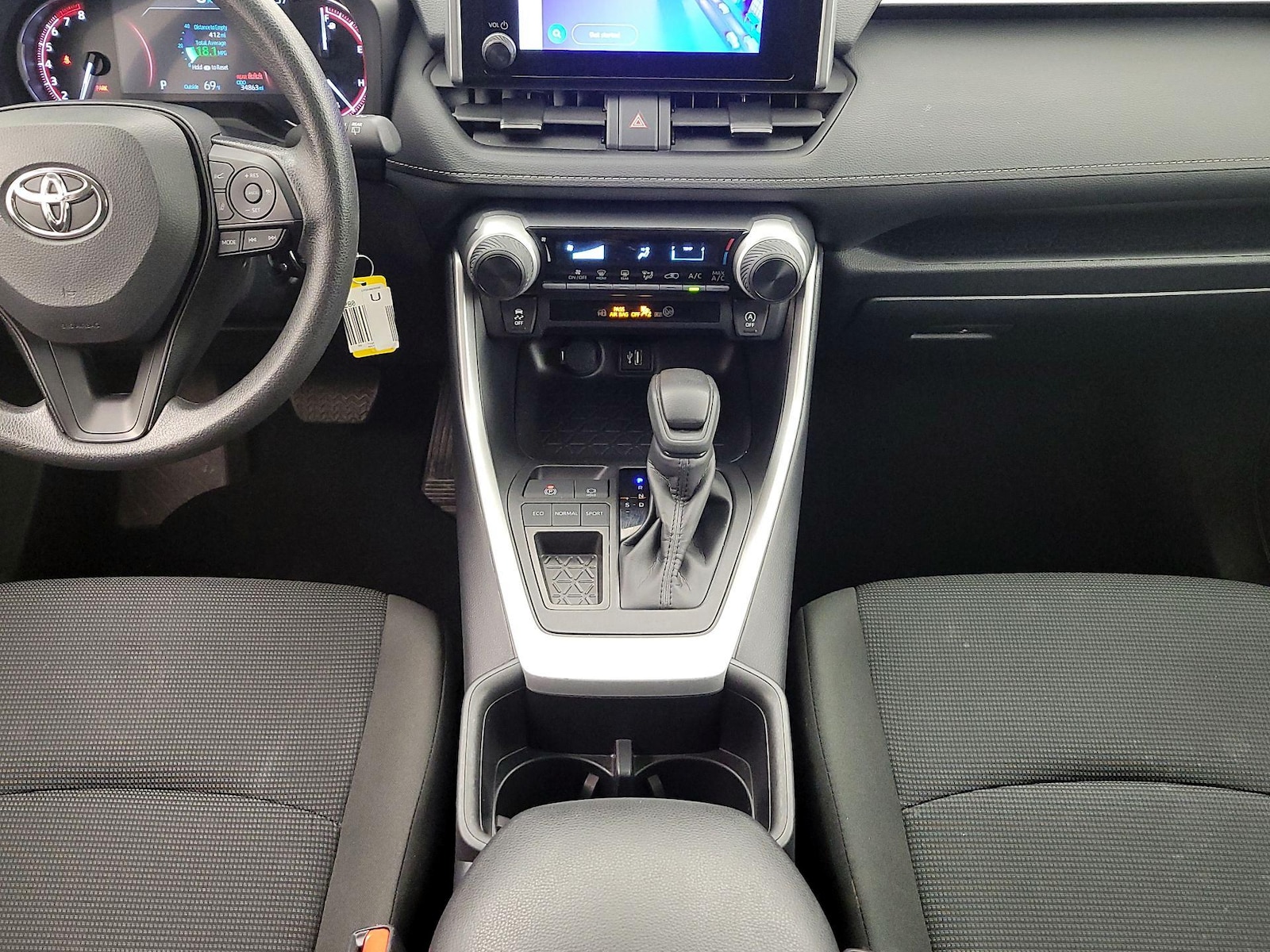 2025 Toyota RAV4 LE - Photo 19