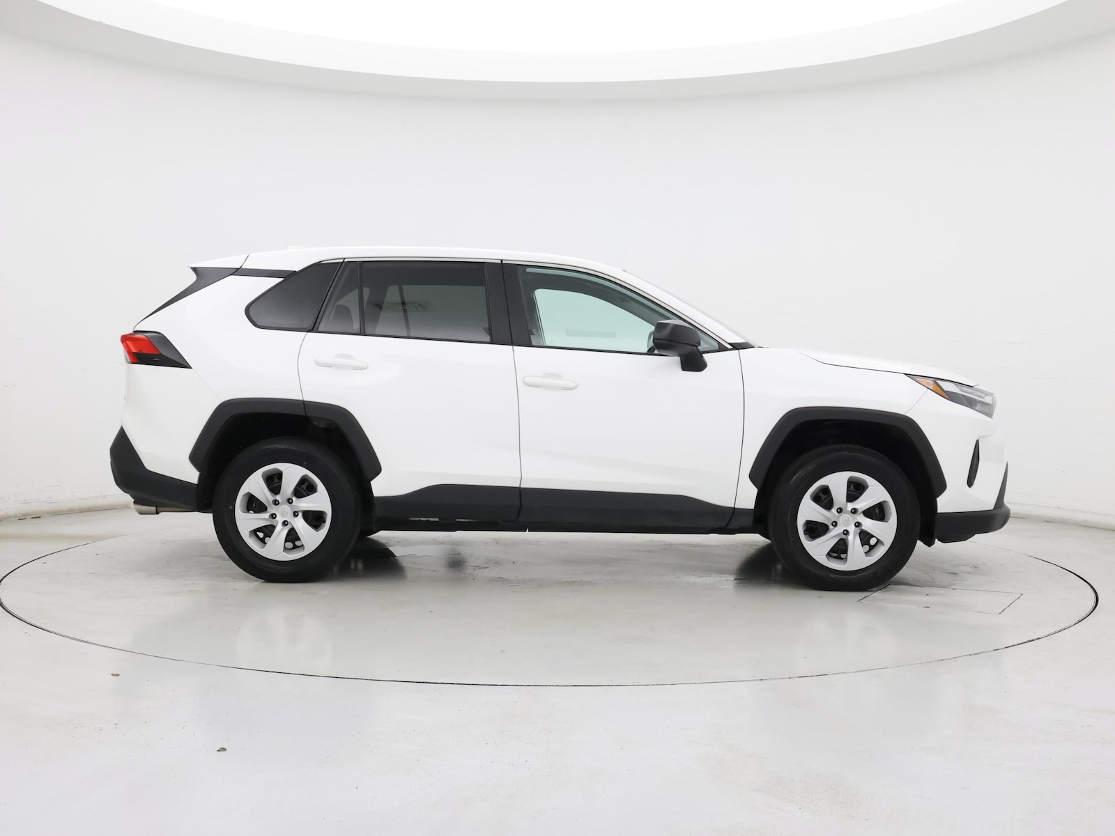 2025 Toyota RAV4 LE - Photo 8