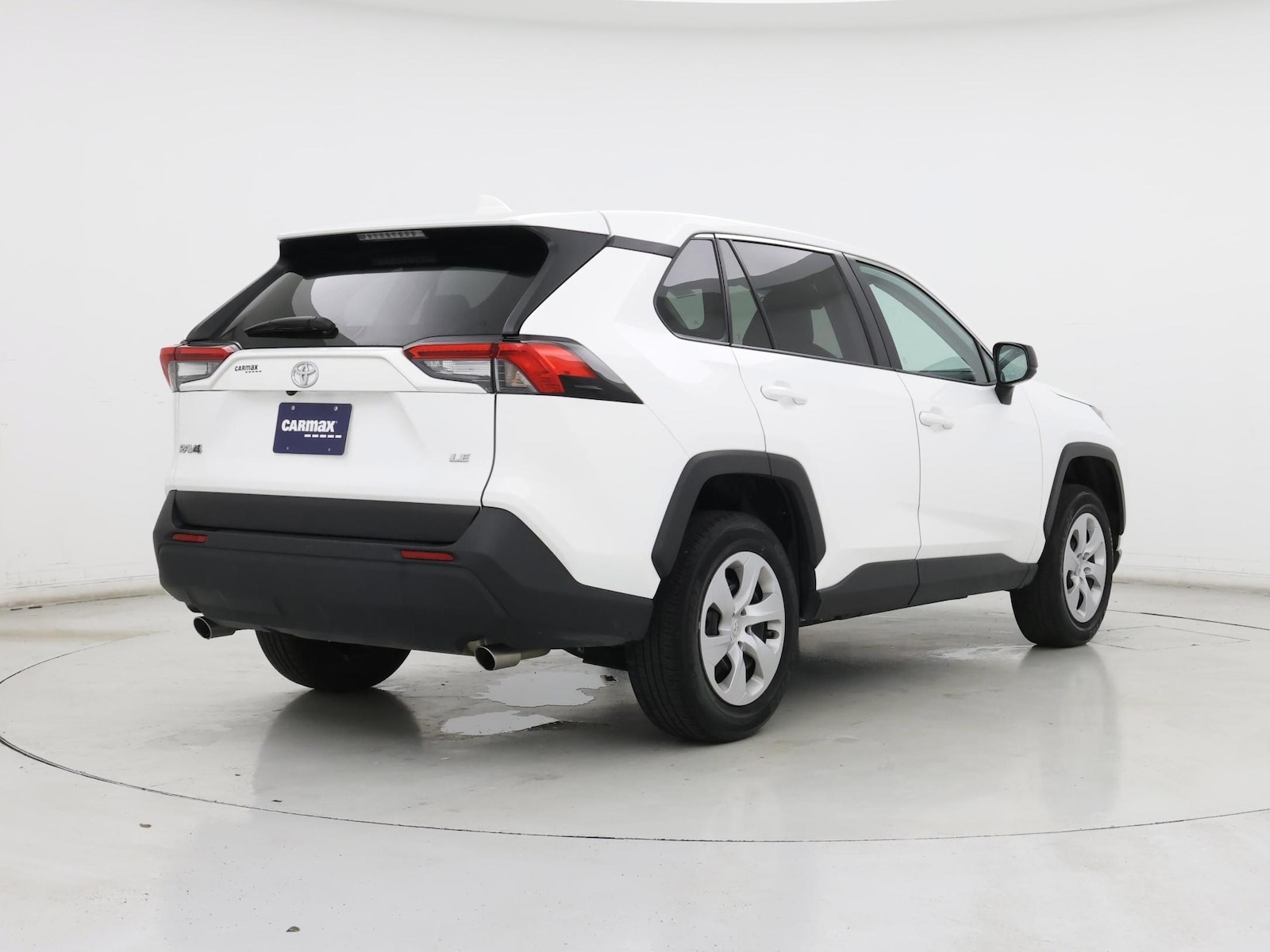 2025 Toyota RAV4 LE - Photo 9