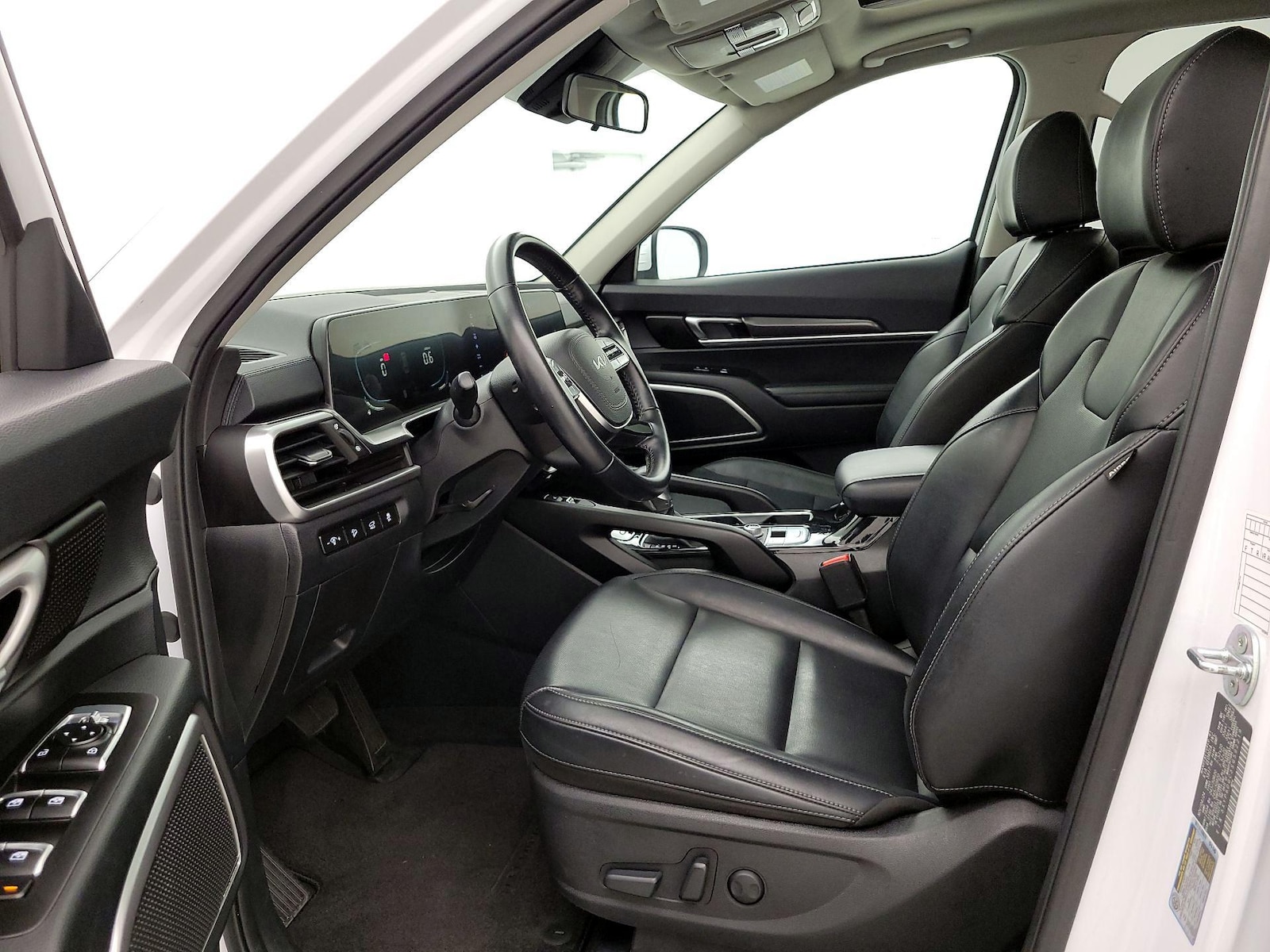2025 Kia Telluride S - Photo 12
