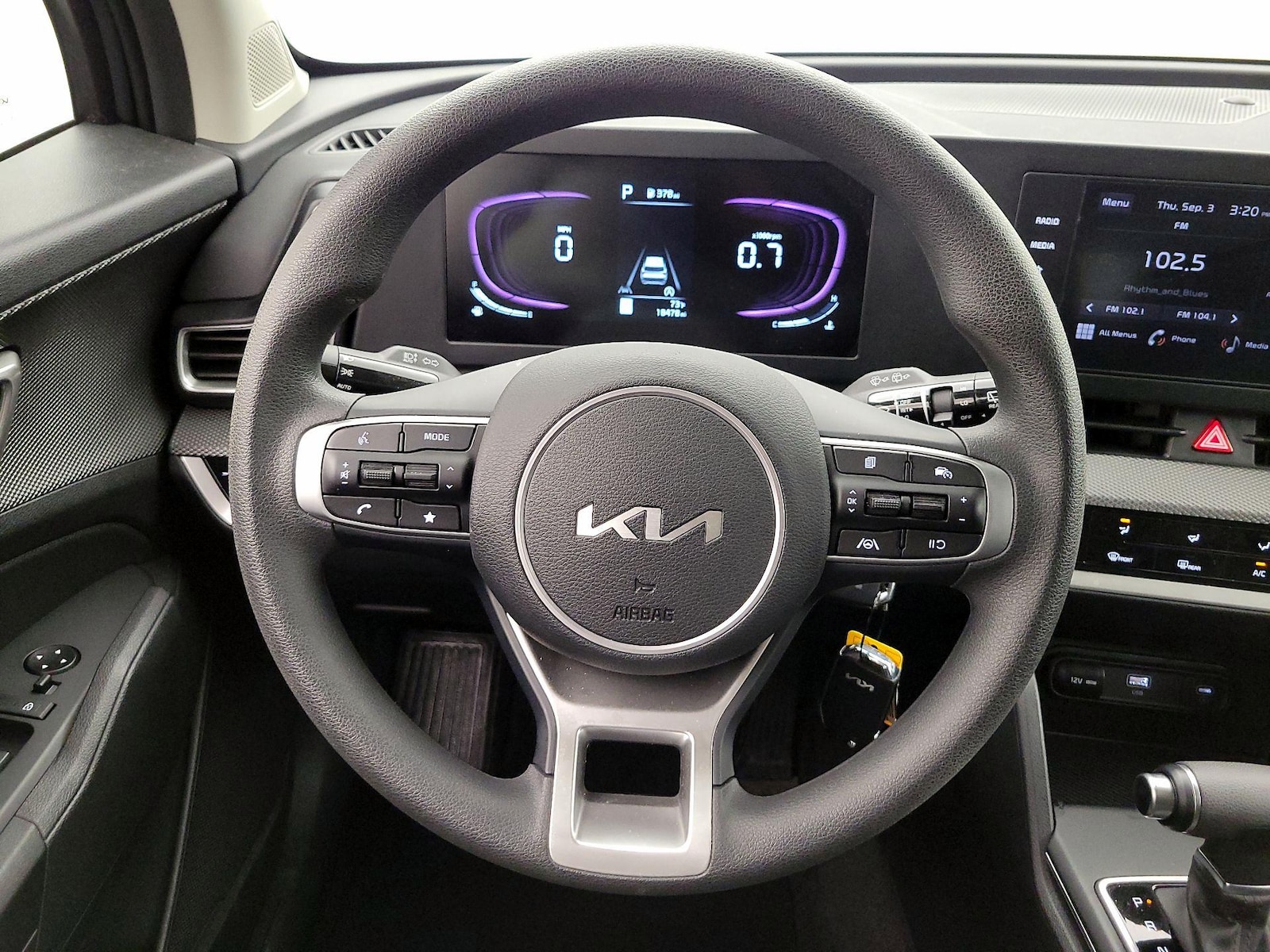 2023 Kia Sportage LX - Photo 11