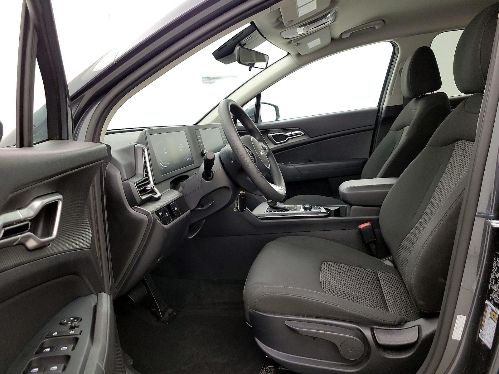 2023 Kia Sportage LX - Photo 12