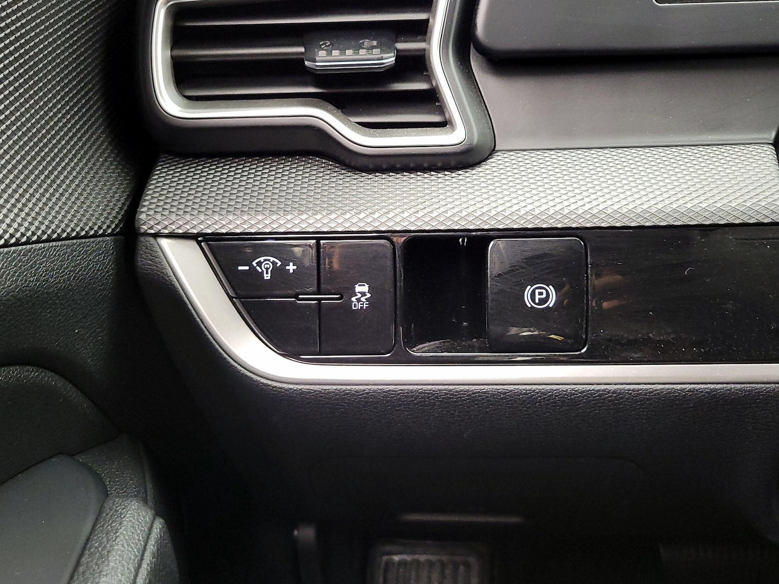 2023 Kia Sportage LX - Photo 14