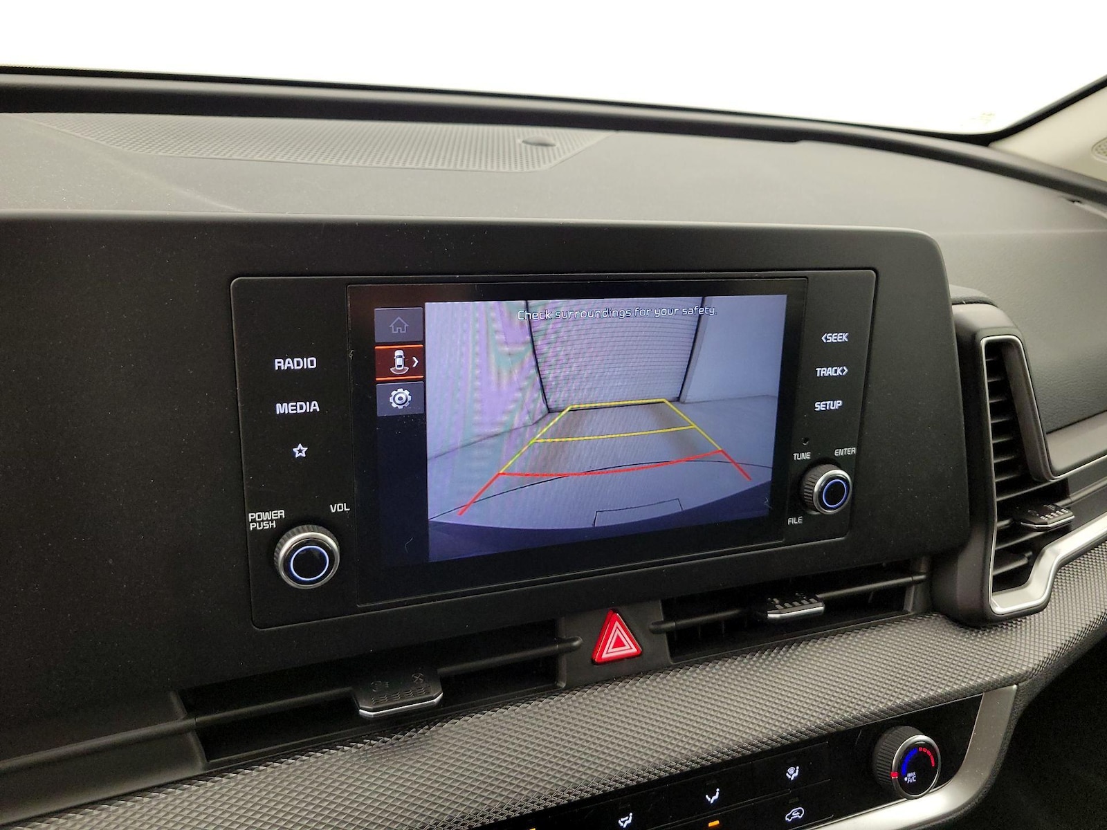2023 Kia Sportage LX - Photo 15
