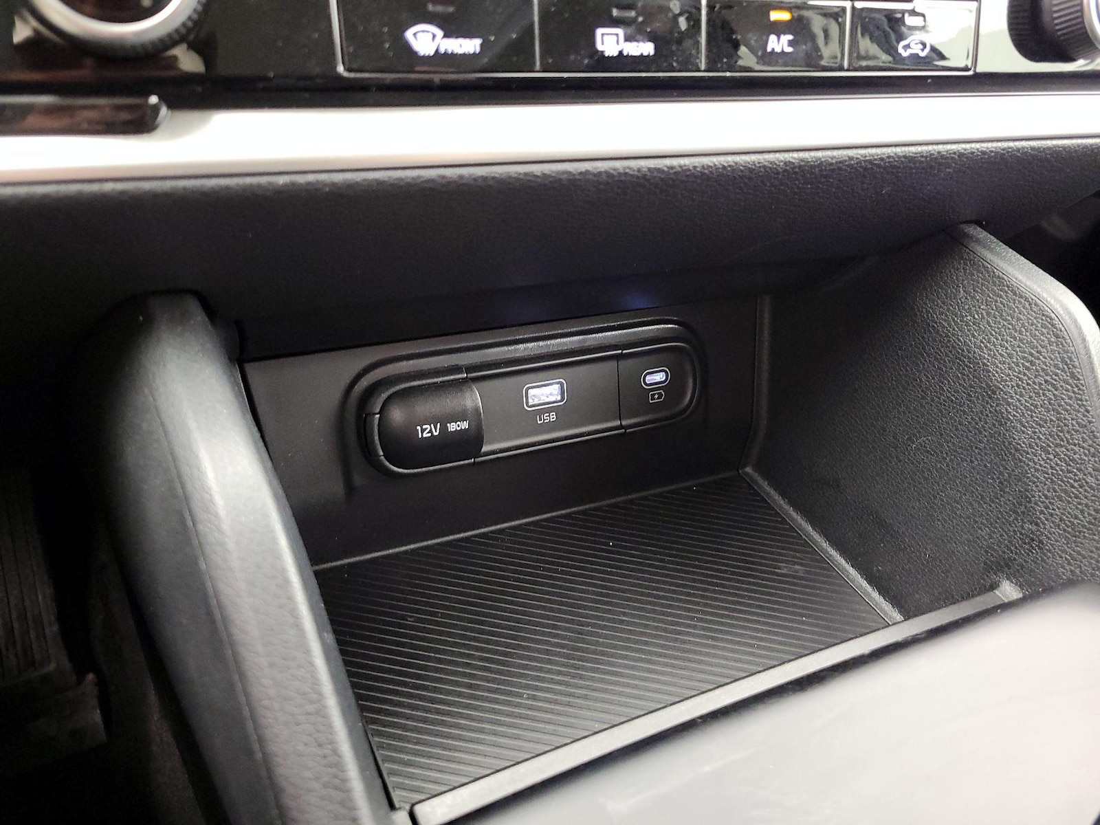2023 Kia Sportage LX - Photo 19