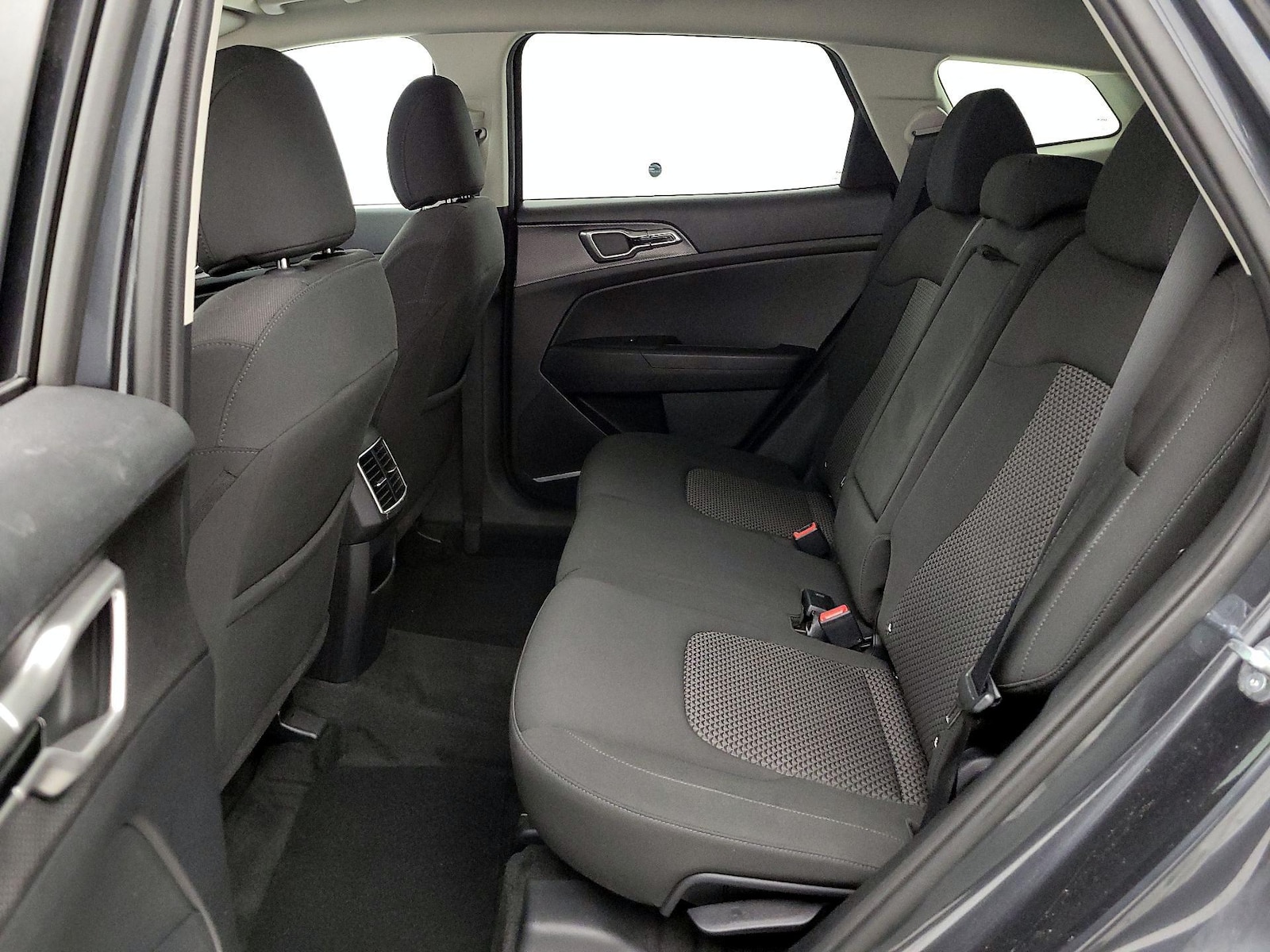 2023 Kia Sportage LX - Photo 20