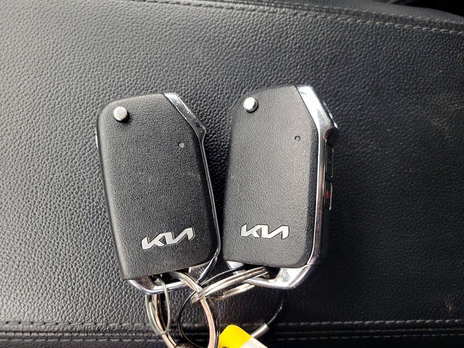 2023 Kia Sportage LX - Photo 23
