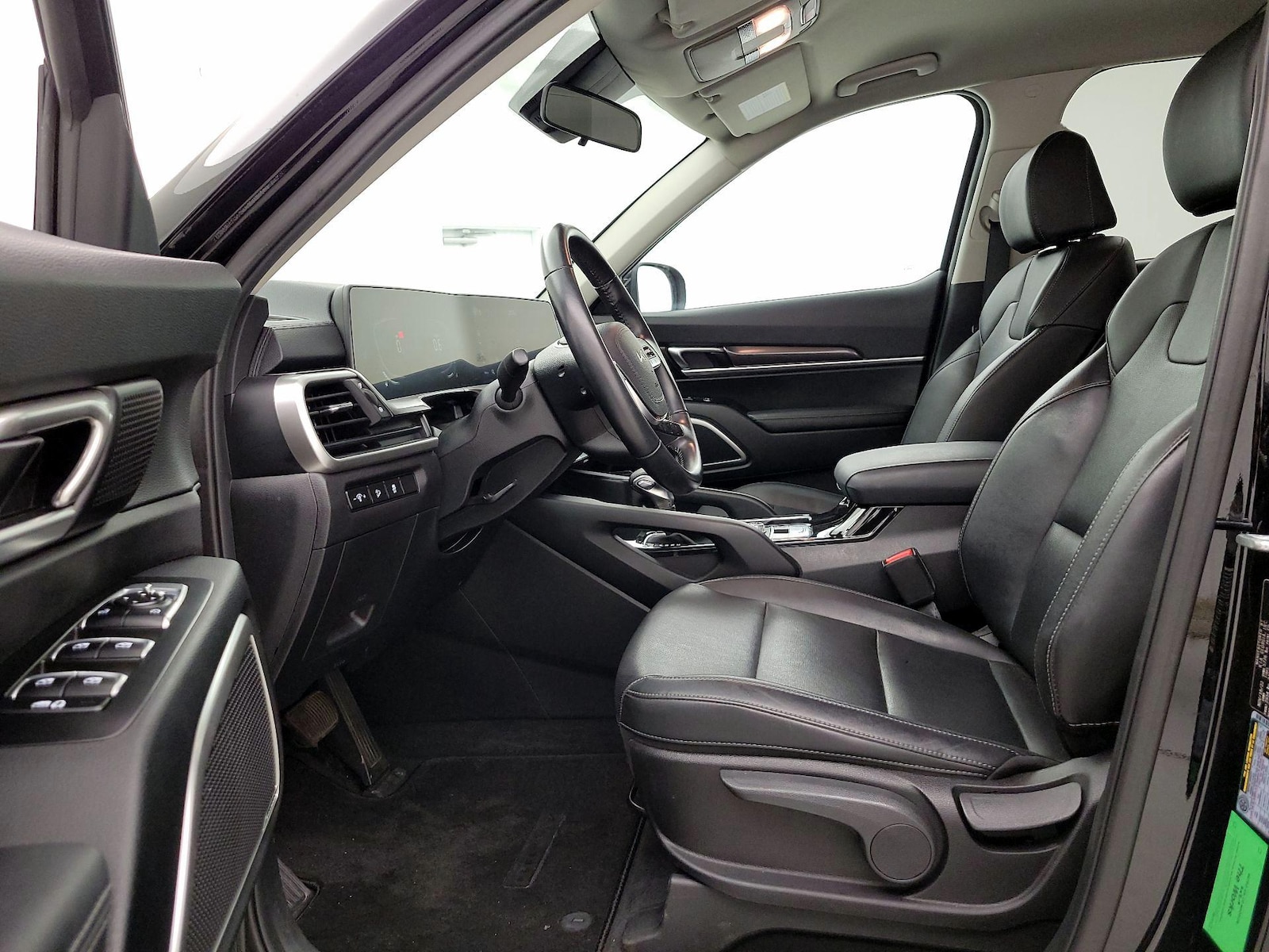 2023 Kia Telluride LX - Photo 12