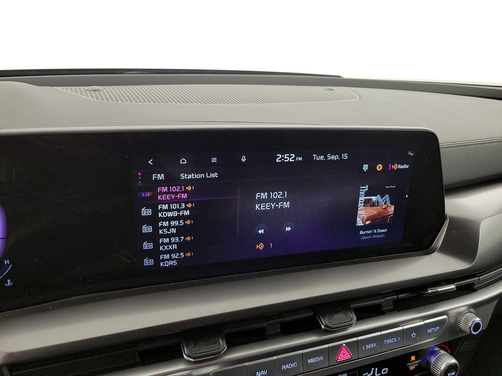 2023 Kia Telluride LX - Photo 17