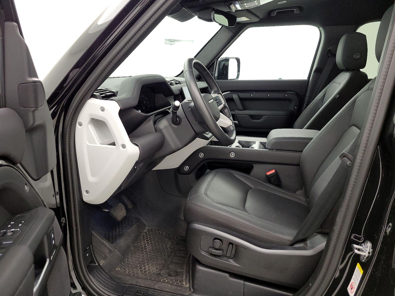 2025 Land Rover Defender S - Photo 12