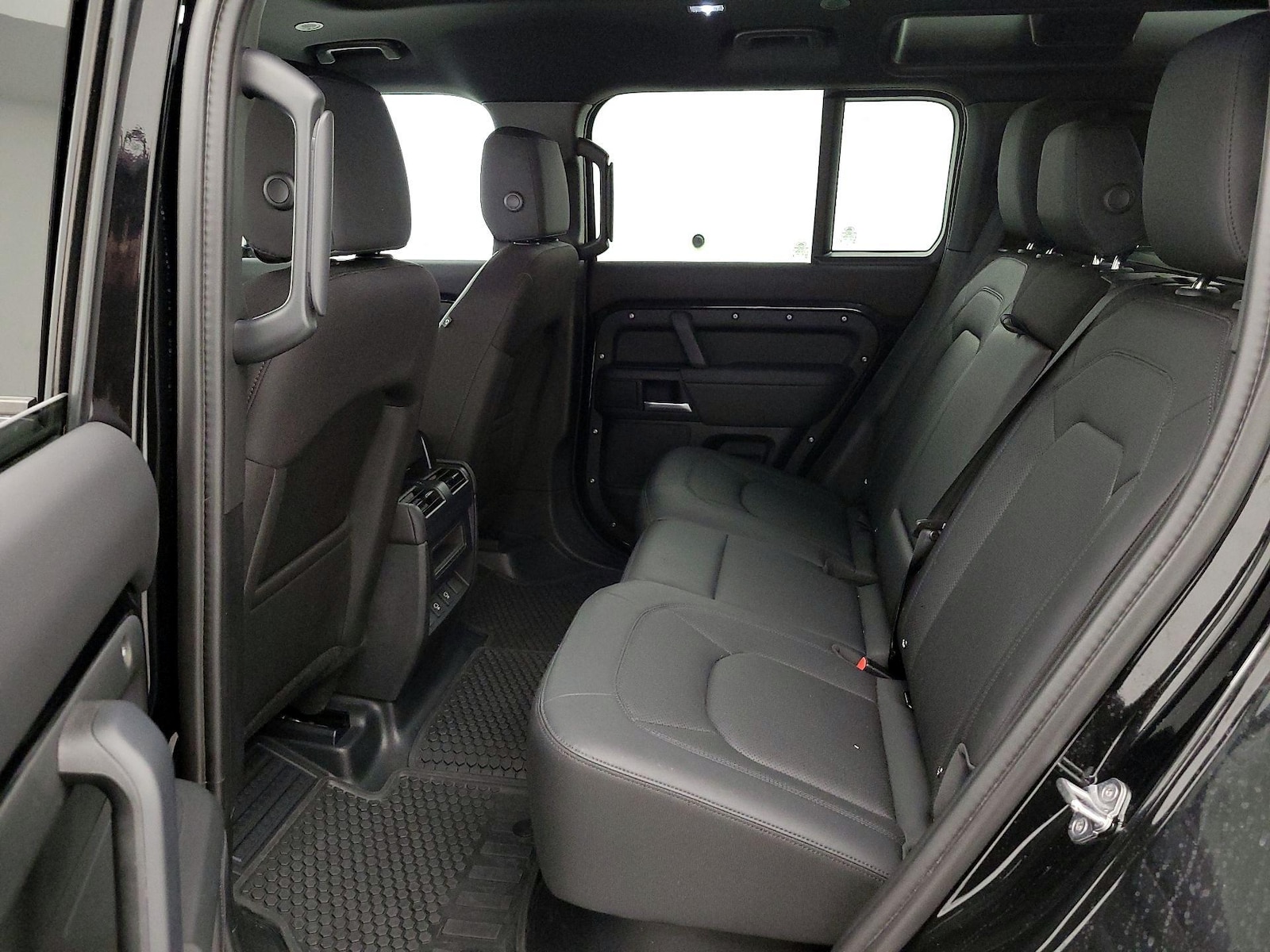 2025 Land Rover Defender S - Photo 21