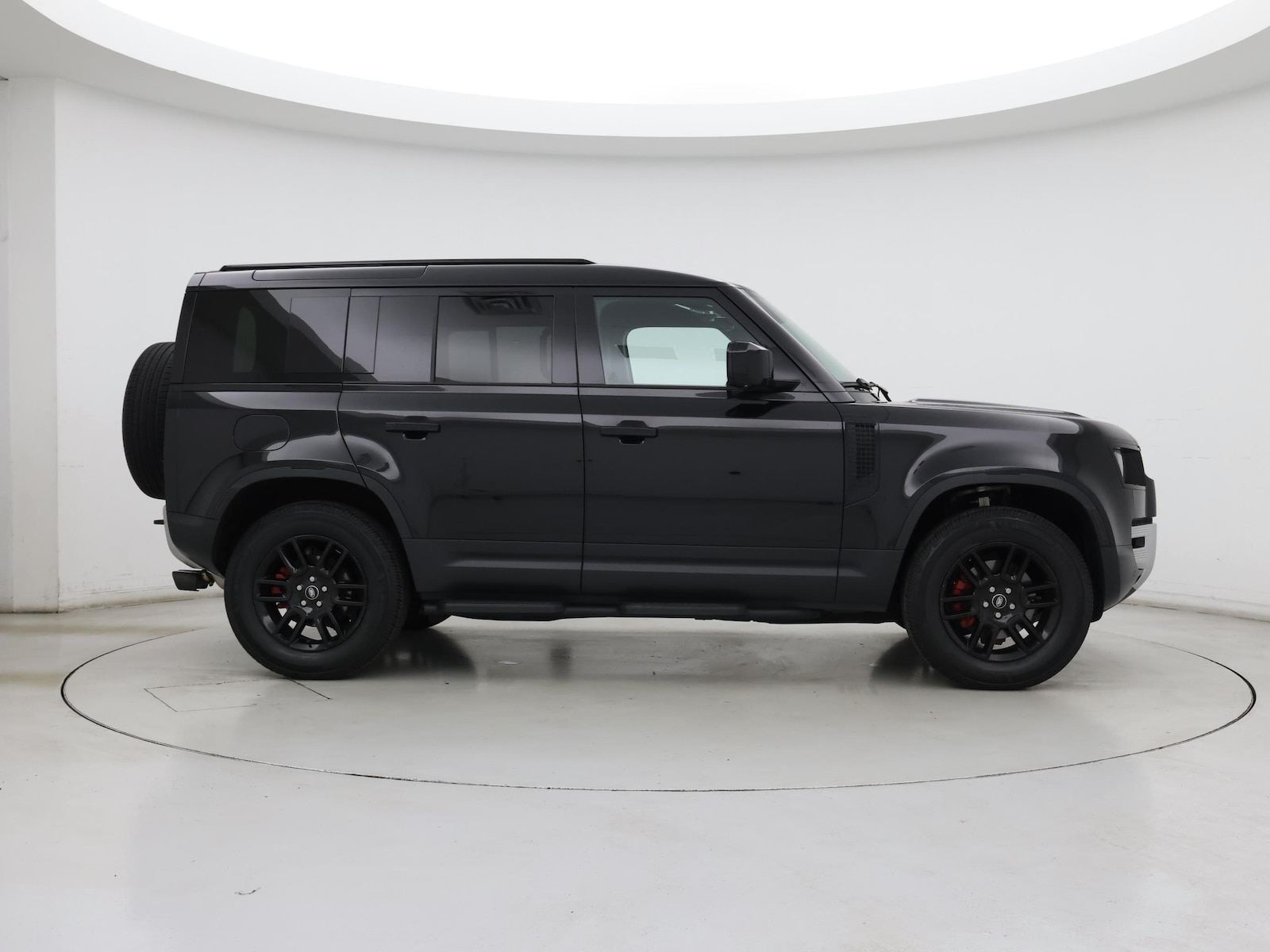 2025 Land Rover Defender S - Photo 8