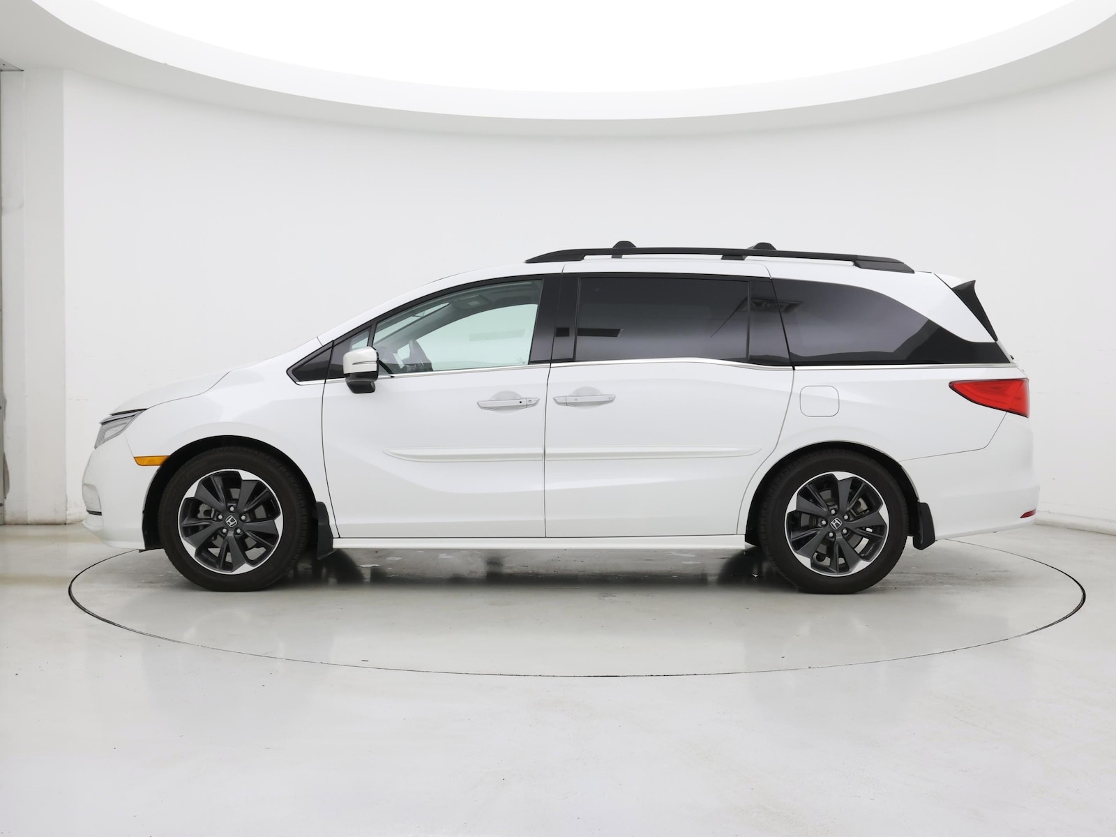 2024 Honda Odyssey Elite - Photo 4