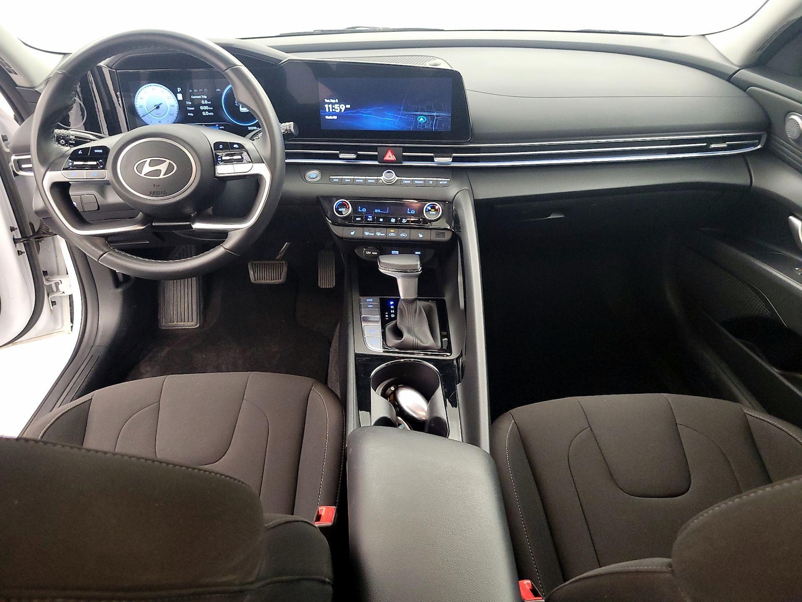2025 Hyundai Elantra SEL - Photo 10