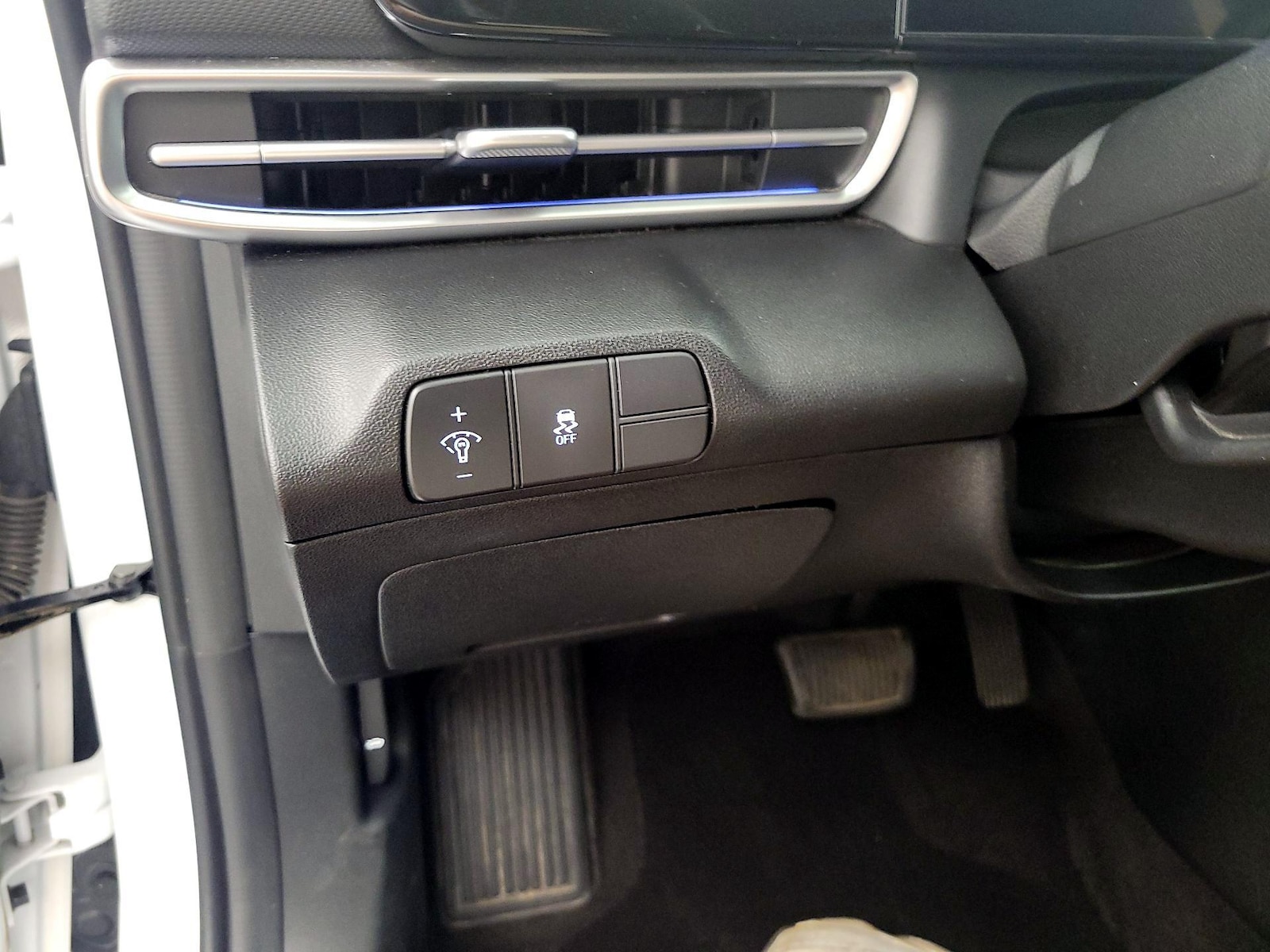 2025 Hyundai Elantra SEL - Photo 14