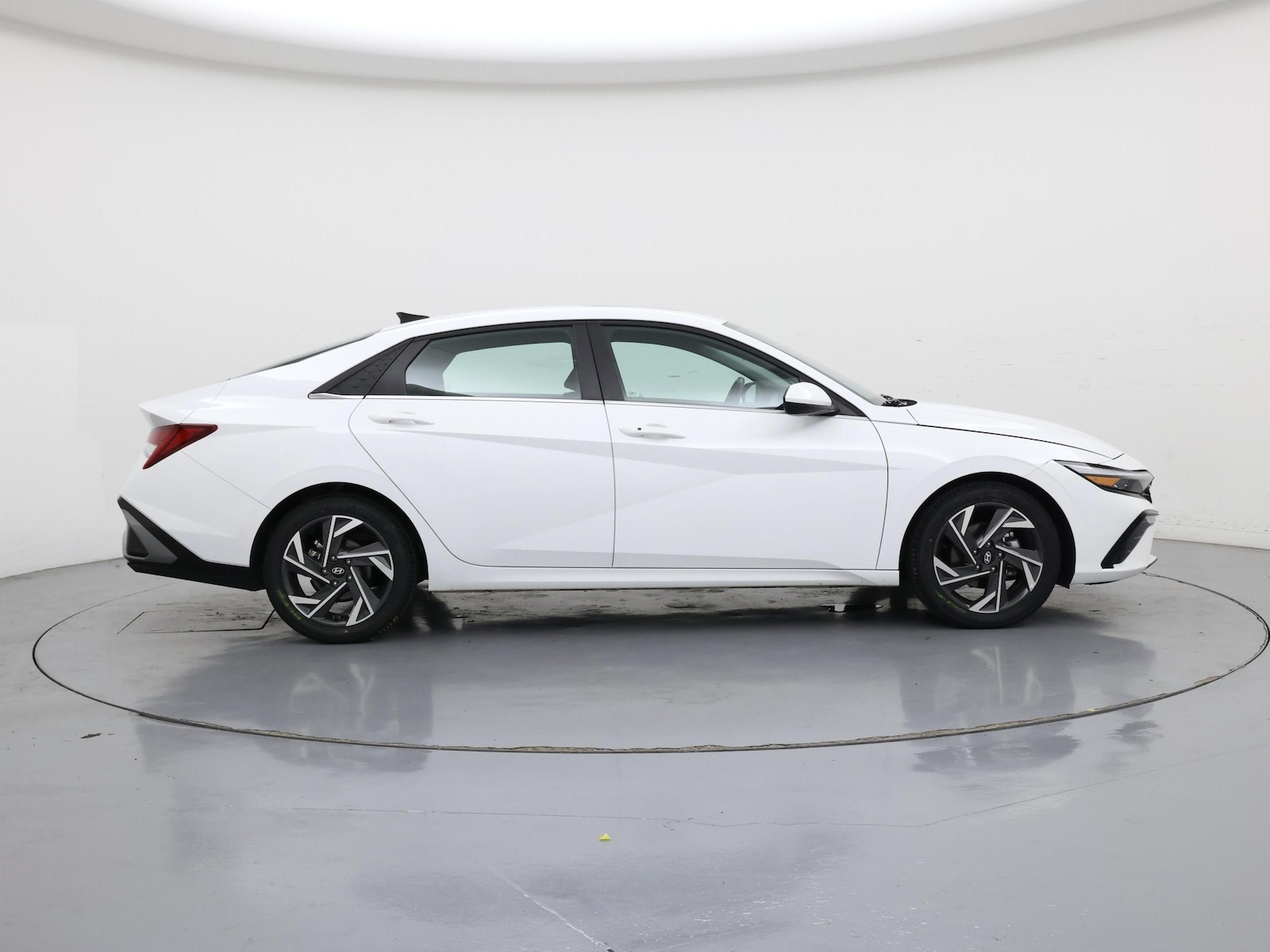 2025 Hyundai Elantra SEL - Photo 8