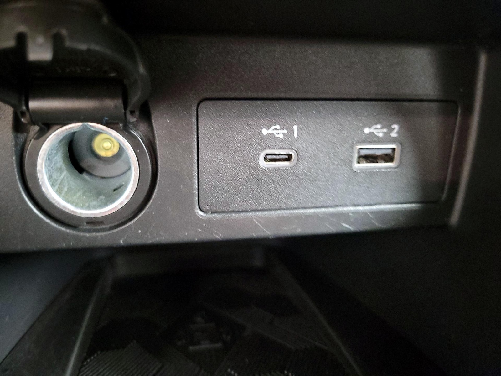2024 Nissan Versa Sedan SR - Photo 19