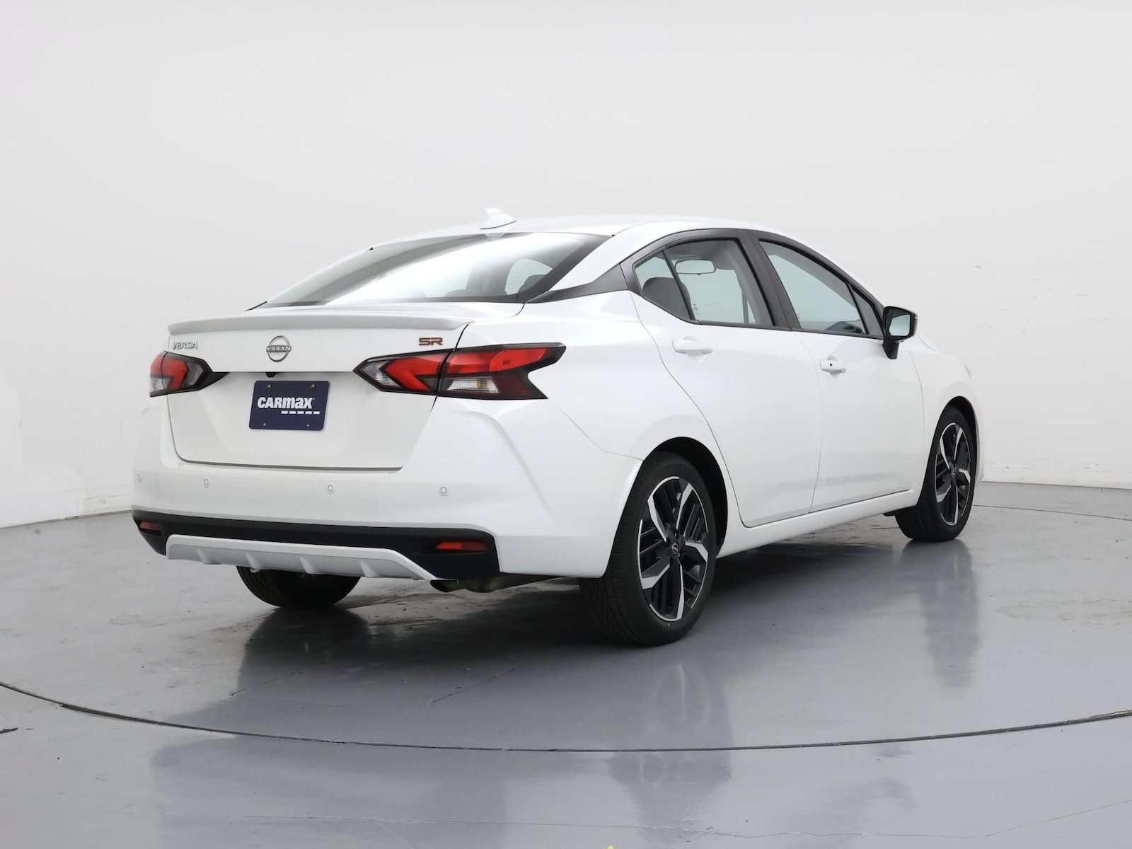 2024 Nissan Versa Sedan SR - Photo 9