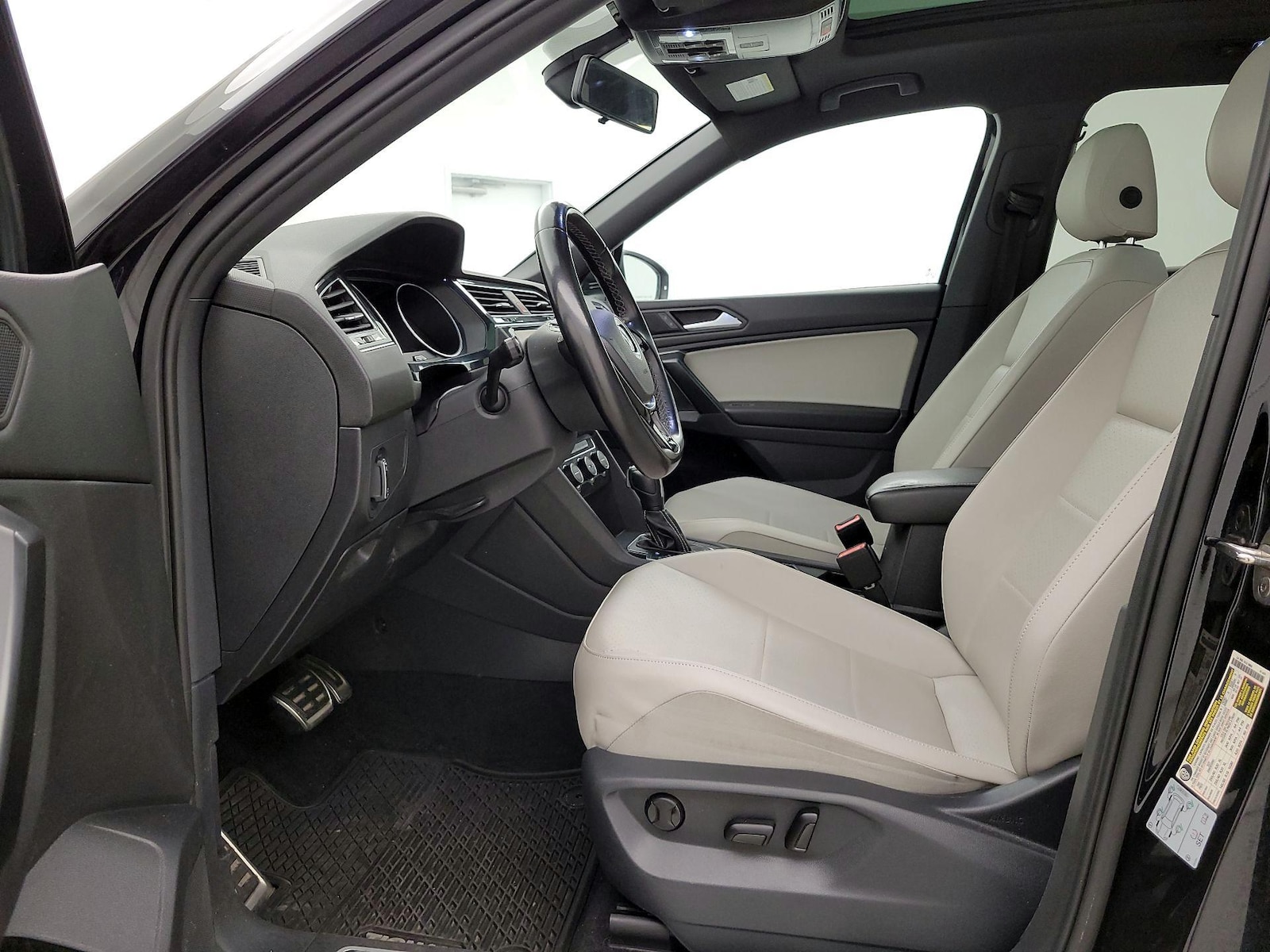 2021 Volkswagen Tiguan SE R-LINE BLACK - Photo 12