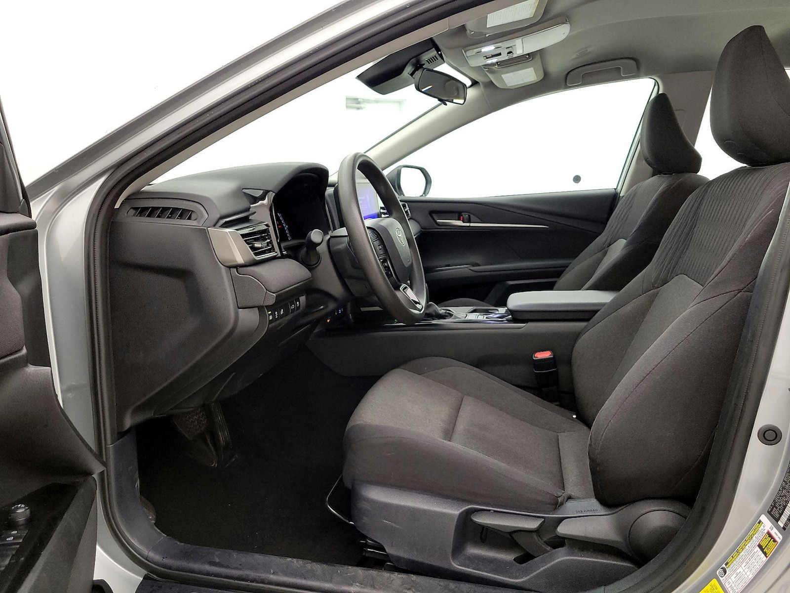 2025 Toyota Camry LE - Photo 12