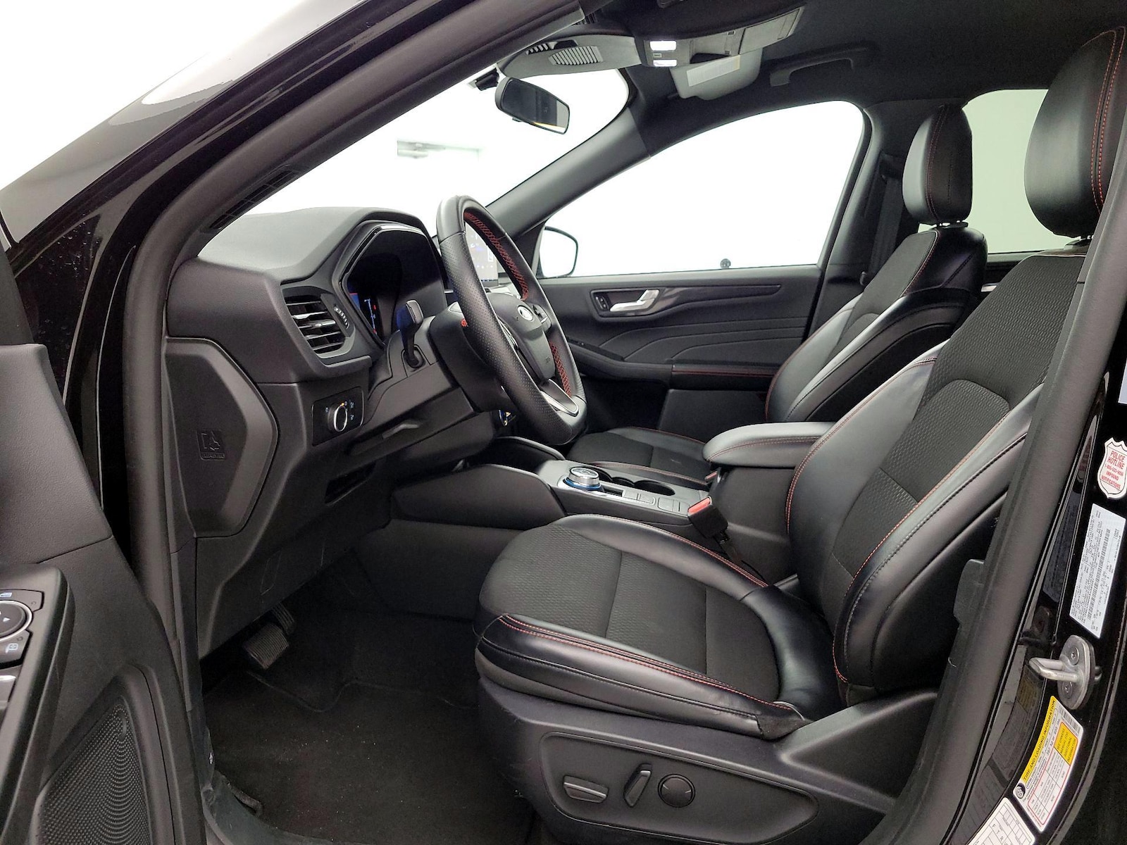 2025 Ford Escape ST-Line - Photo 12