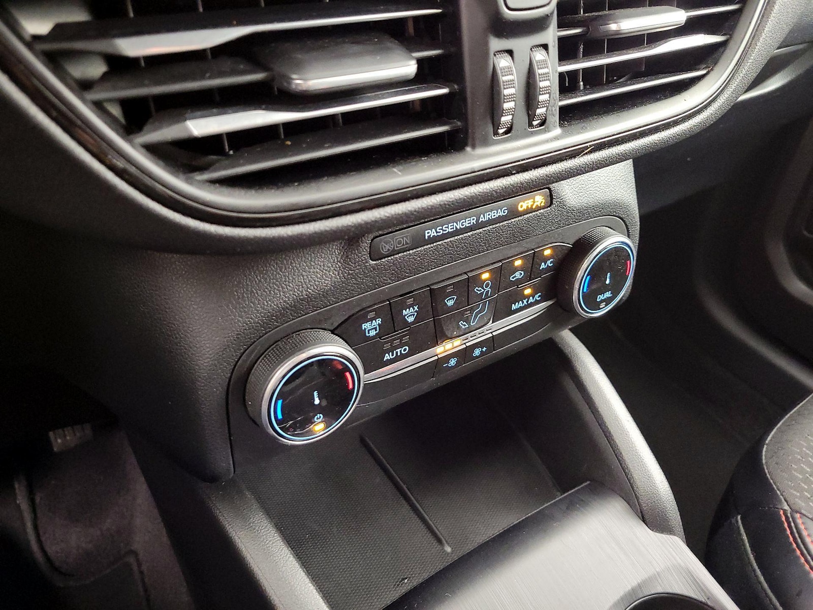 2025 Ford Escape ST-Line - Photo 17