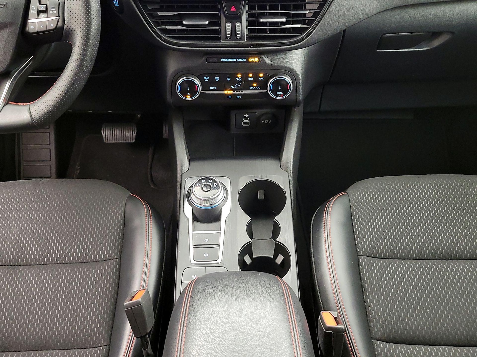 2025 Ford Escape ST-Line - Photo 18