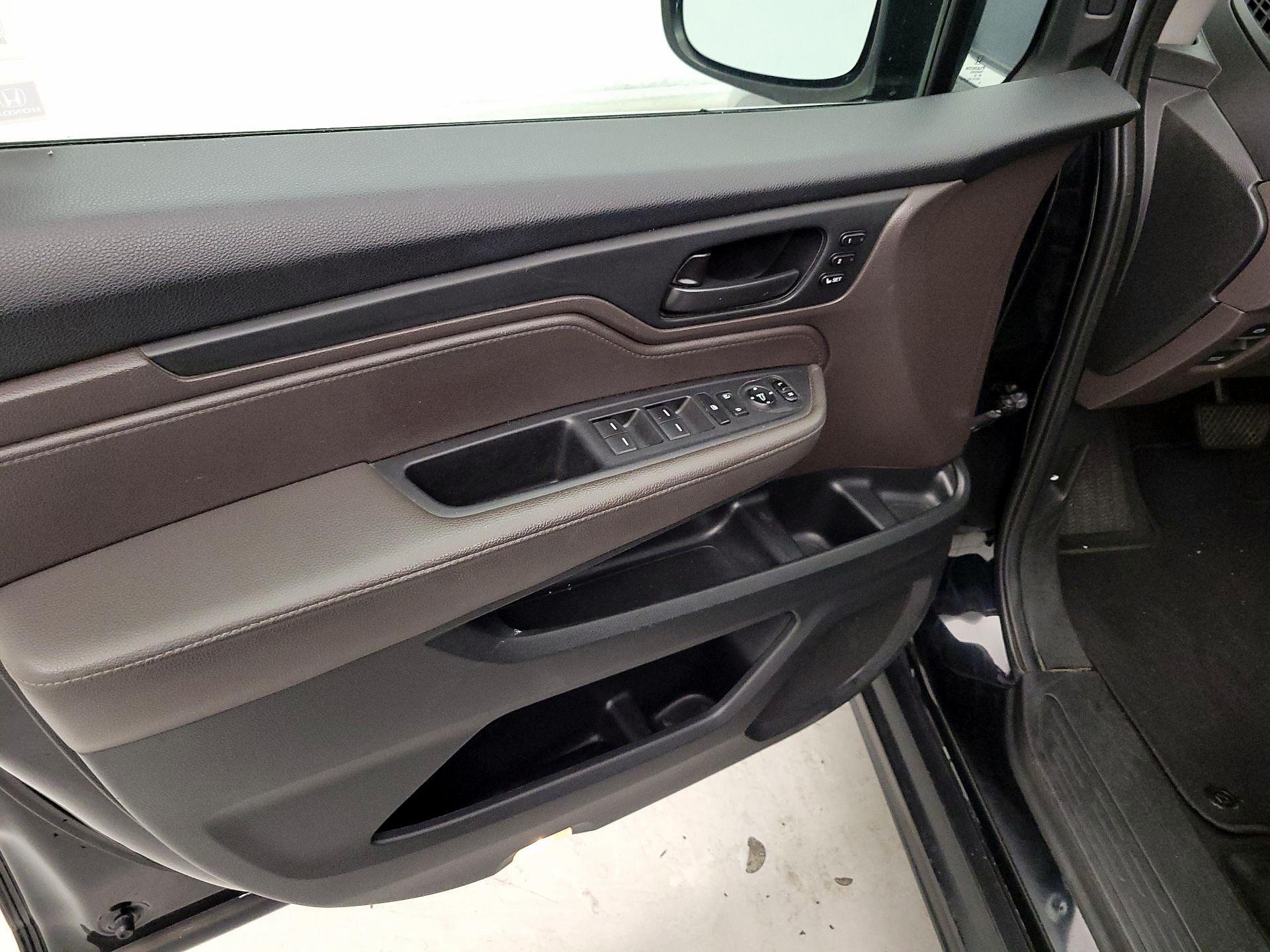 Thumbnail: 2019 Honda Odyssey - 12
