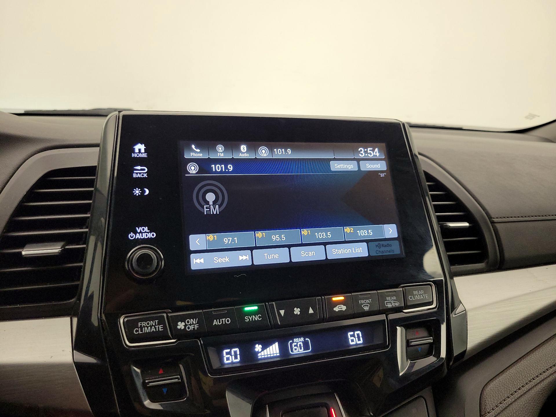Thumbnail: 2019 Honda Odyssey - 15