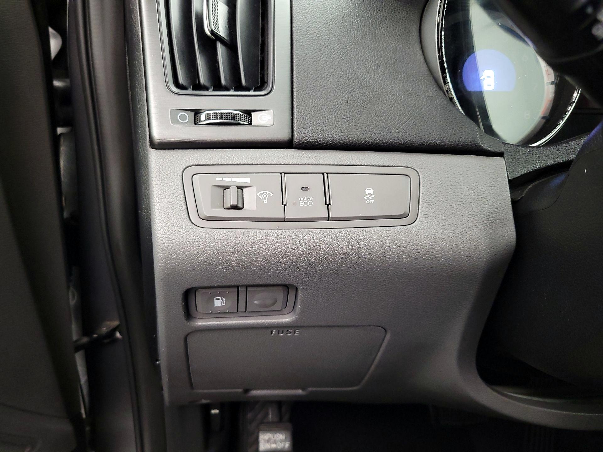Thumbnail: 2014 Hyundai Sonata - 13