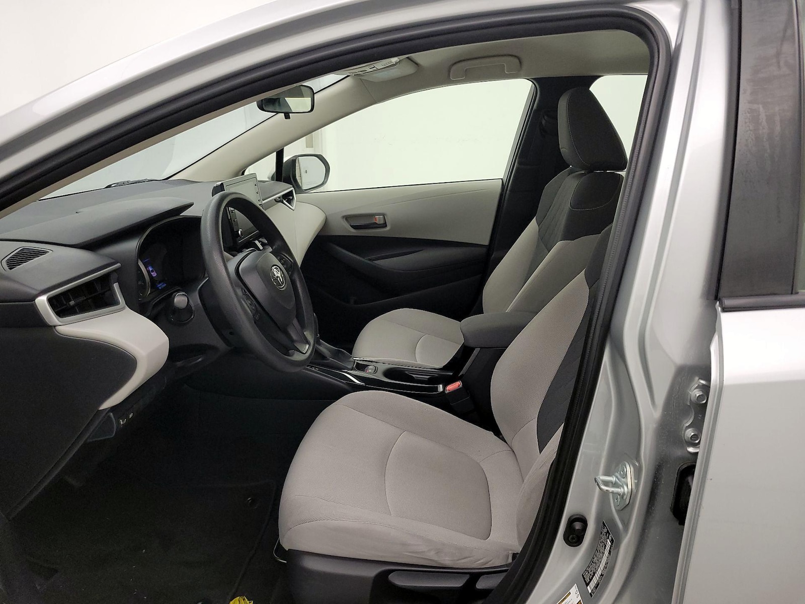 2022 Toyota Corolla LE - Photo 12