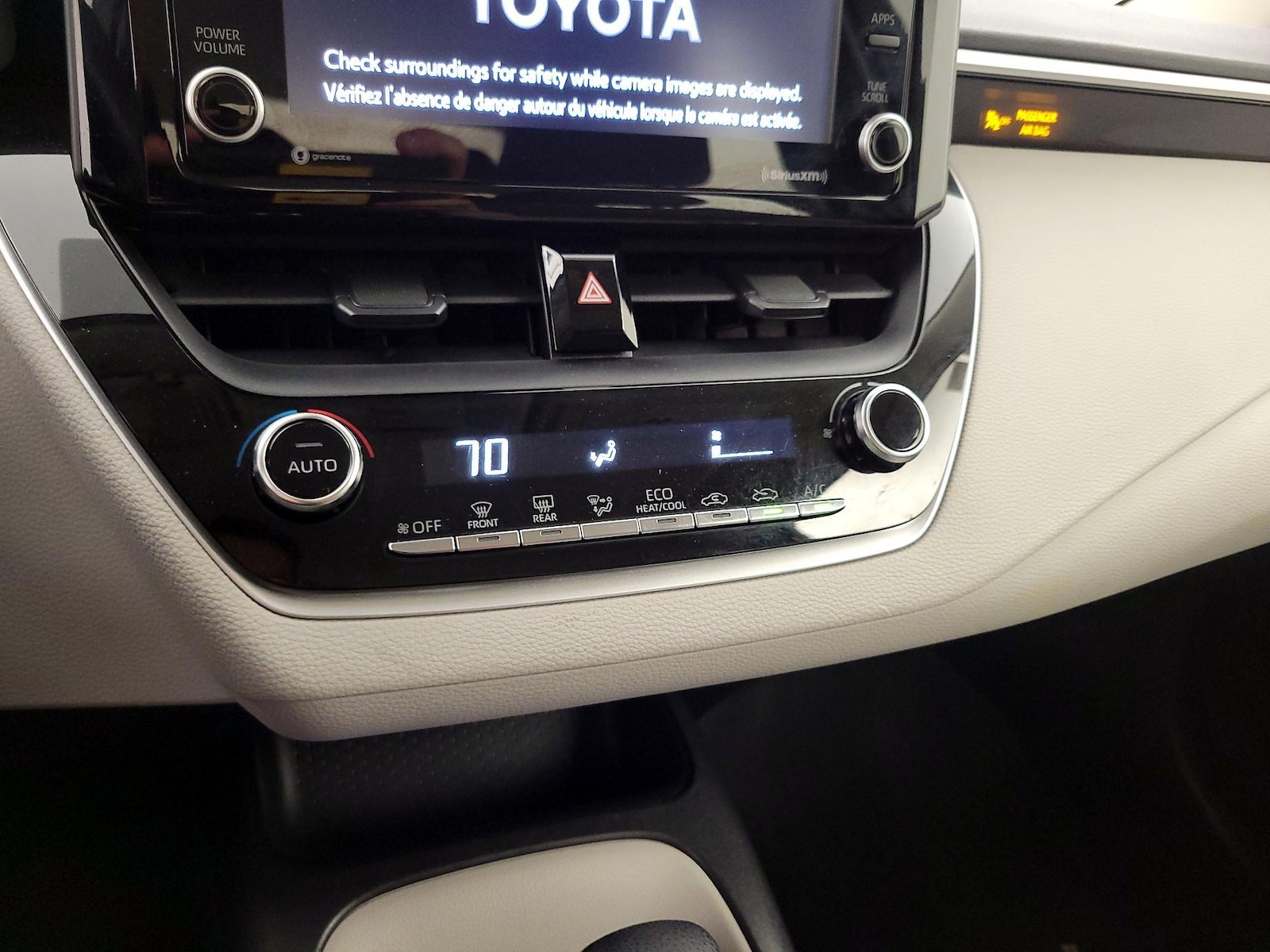 2022 Toyota Corolla LE - Photo 16