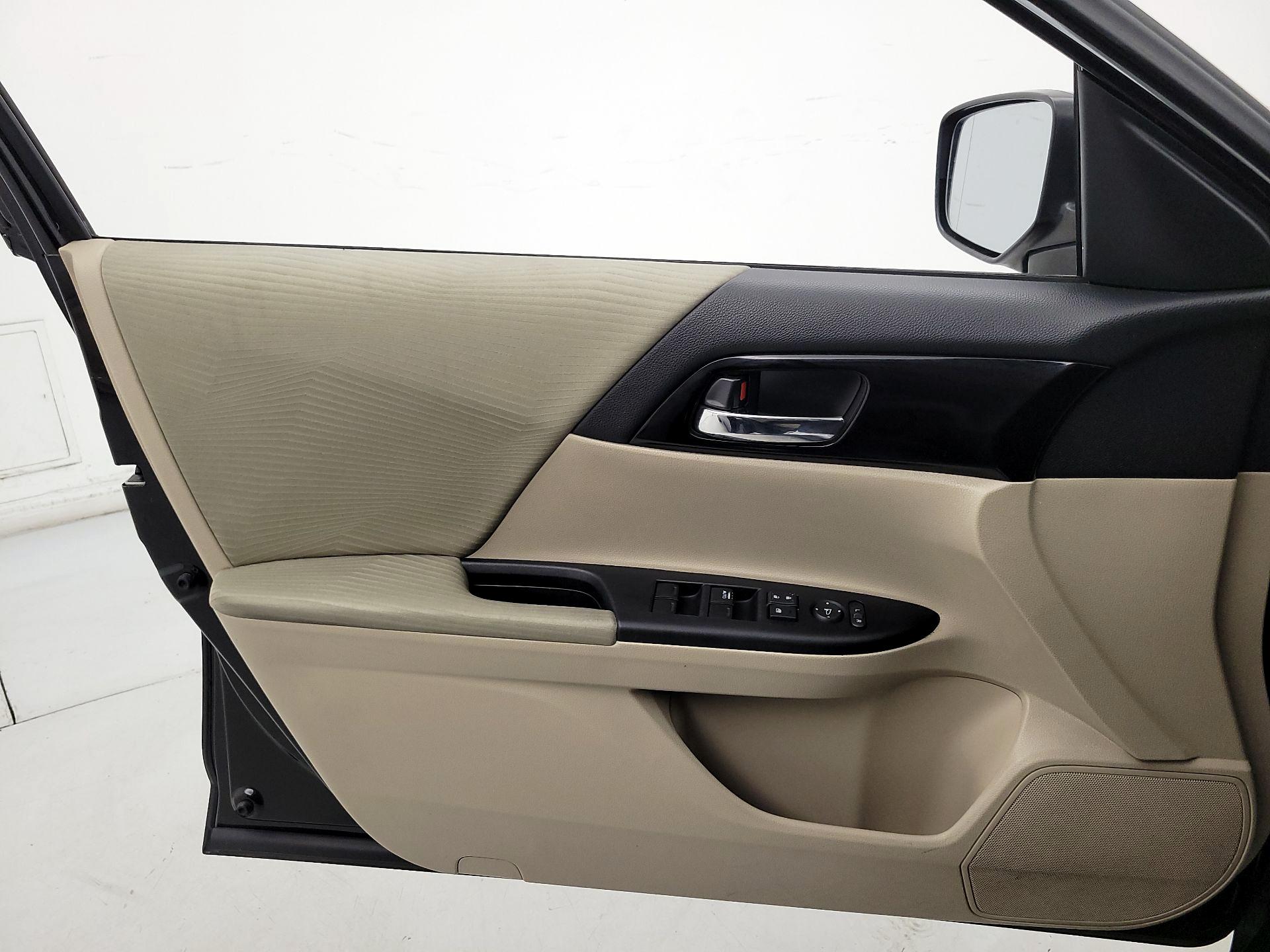 Thumbnail: 2016 Honda Accord - 12