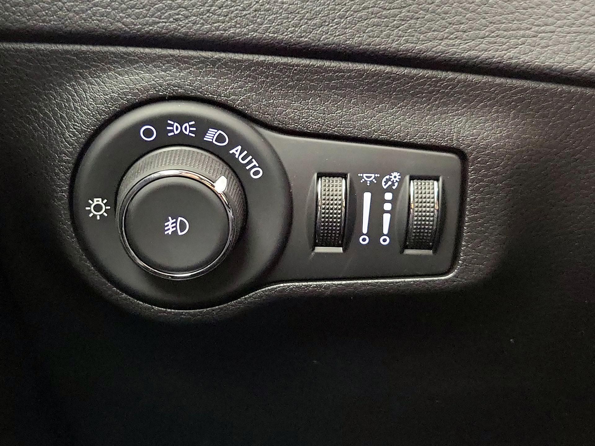 Thumbnail: 2020 Jeep Compass - 13