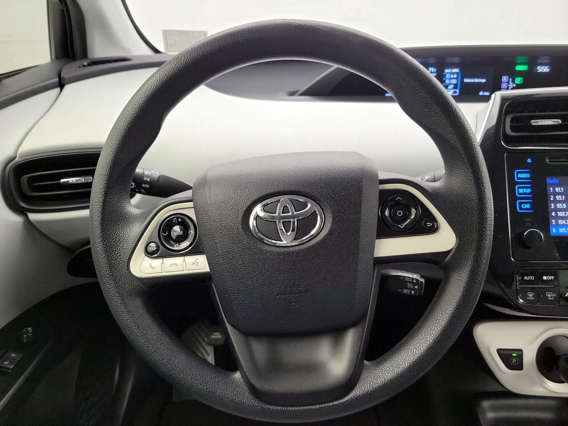 Thumbnail: 2016 Toyota Prius - 10