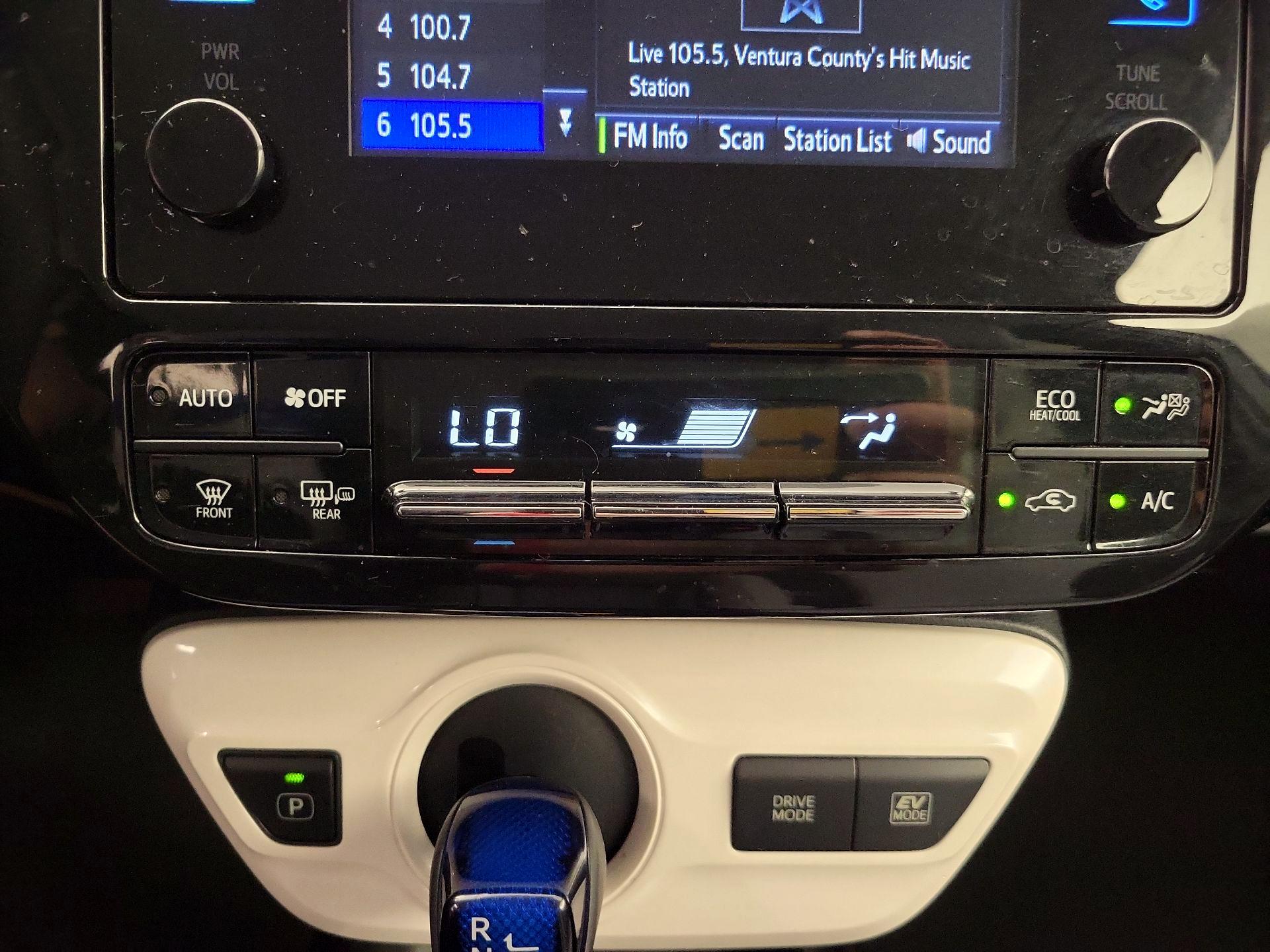 Thumbnail: 2016 Toyota Prius - 16