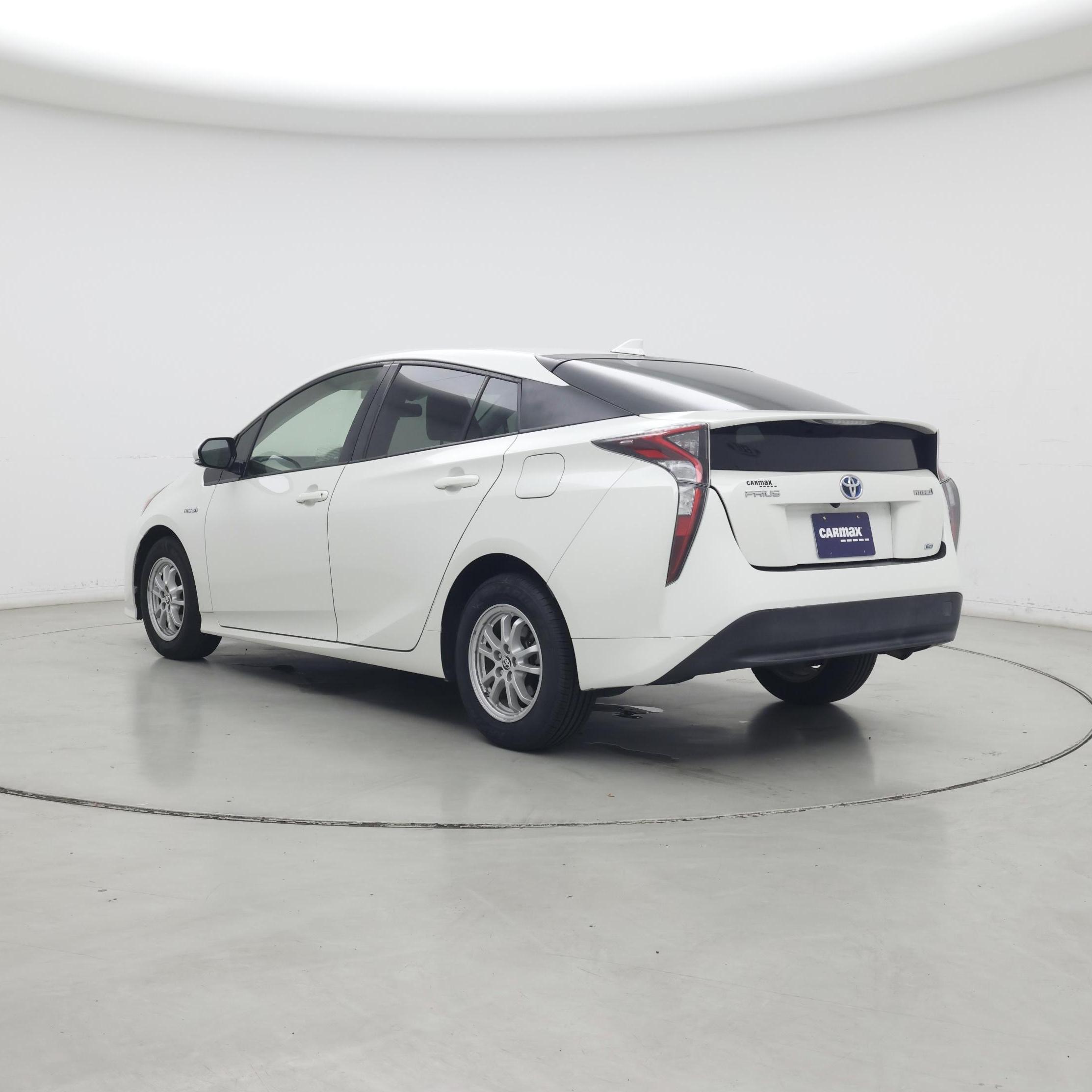 Thumbnail: 2016 Toyota Prius - 2
