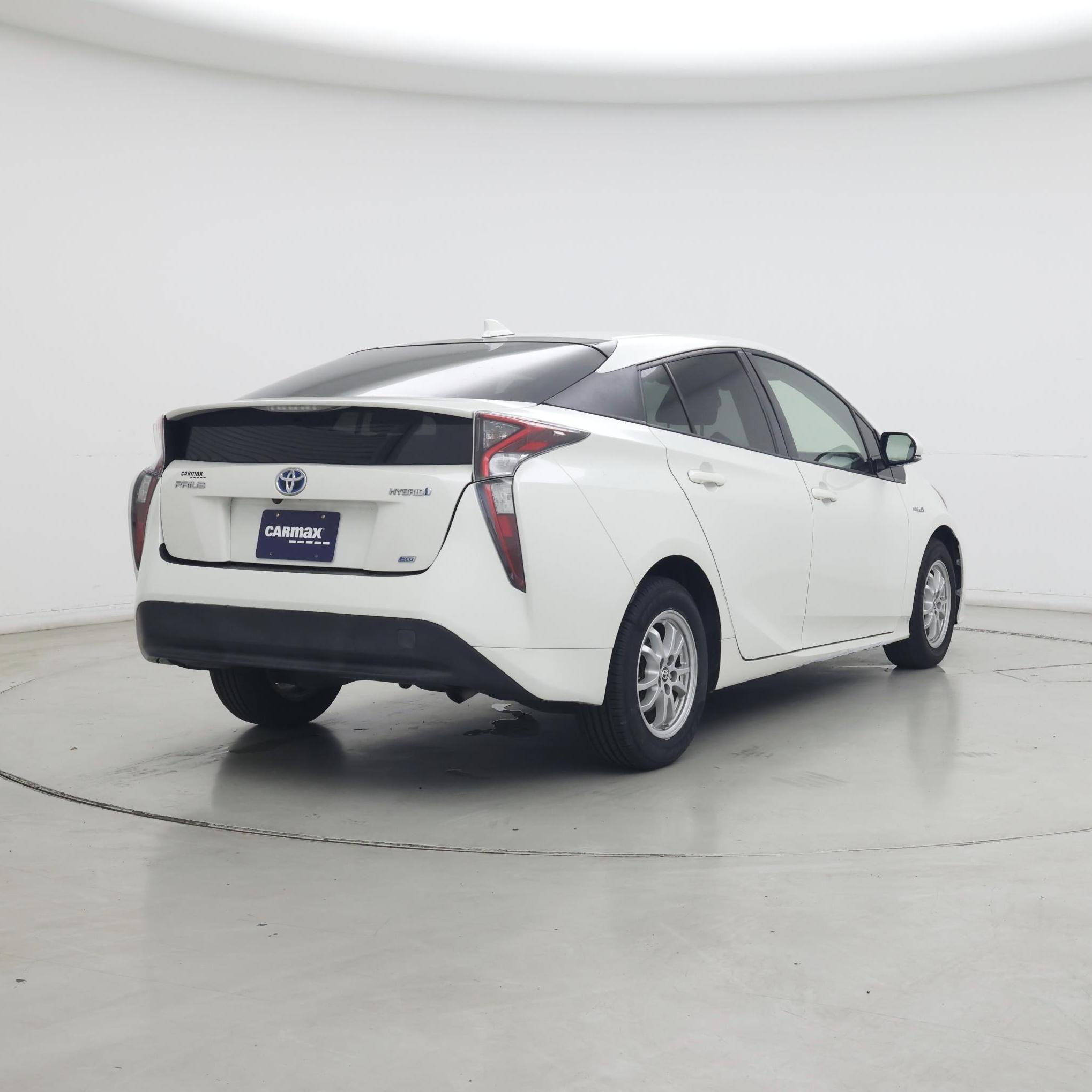 Thumbnail: 2016 Toyota Prius - 8