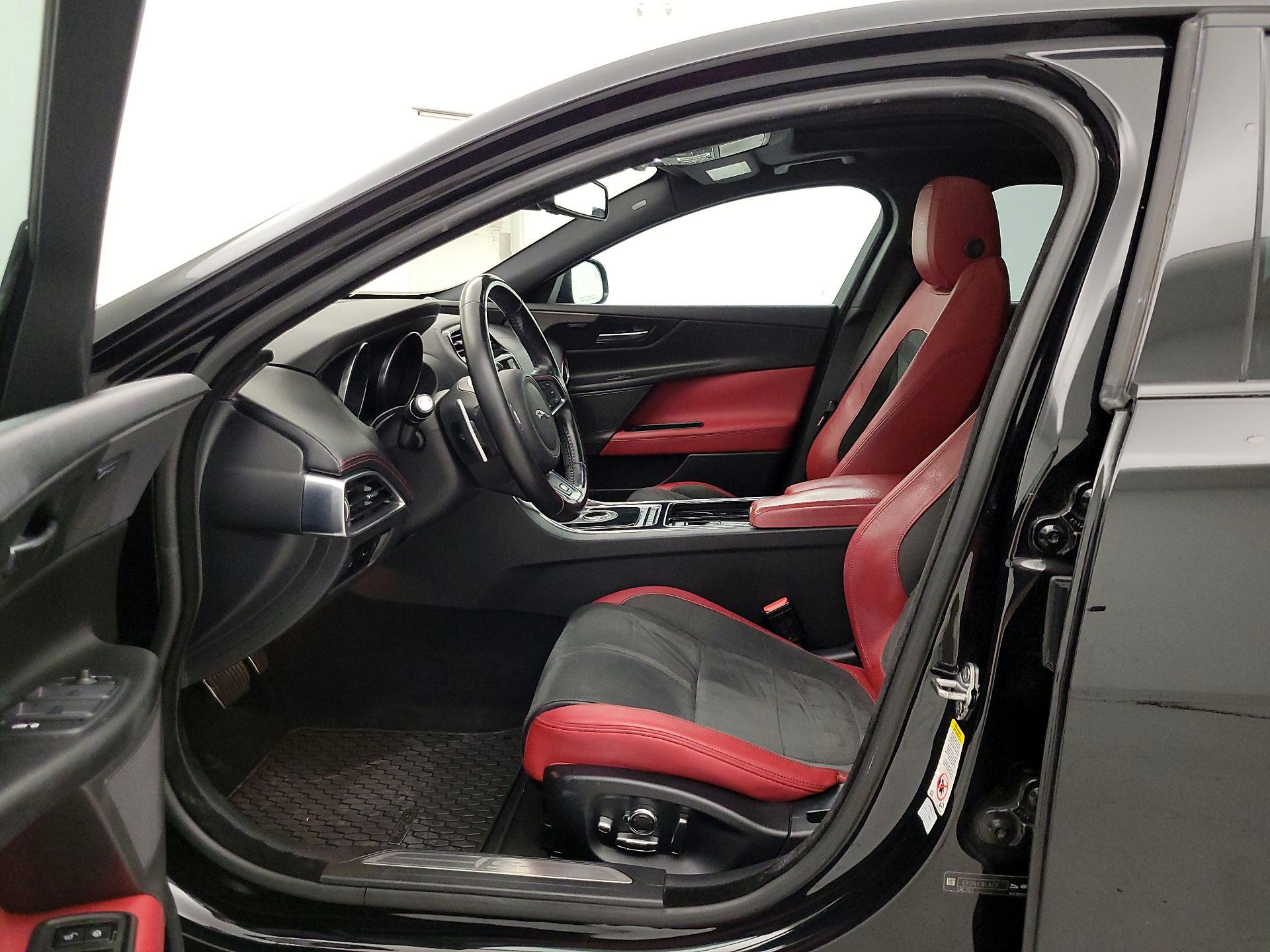 Thumbnail: 2018 Jaguar XE - 11