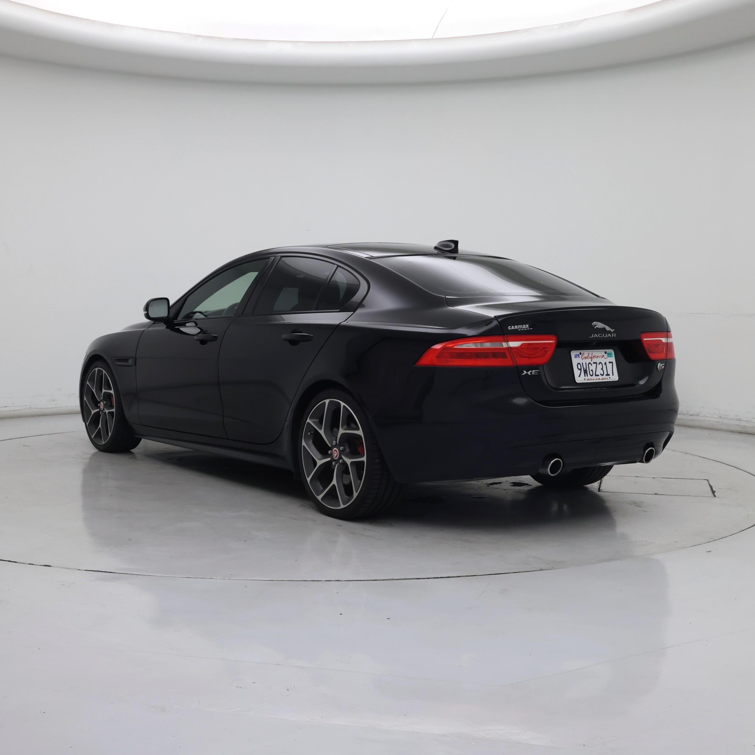 Thumbnail: 2018 Jaguar XE - 2