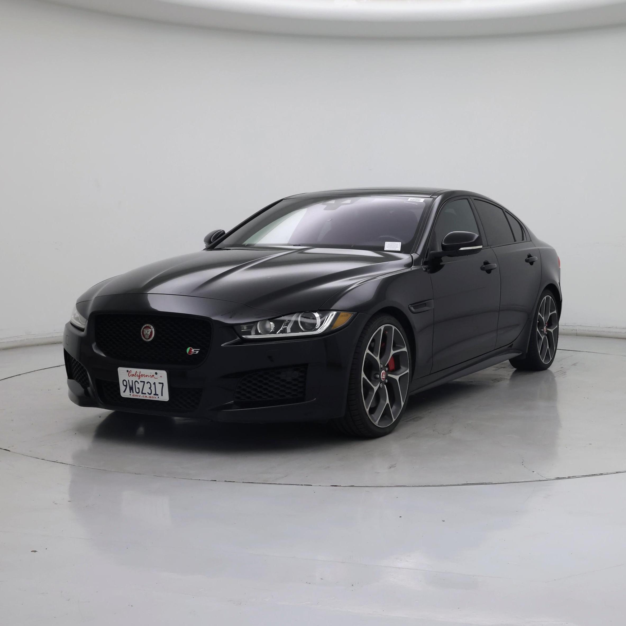 Thumbnail: 2018 Jaguar XE - 4