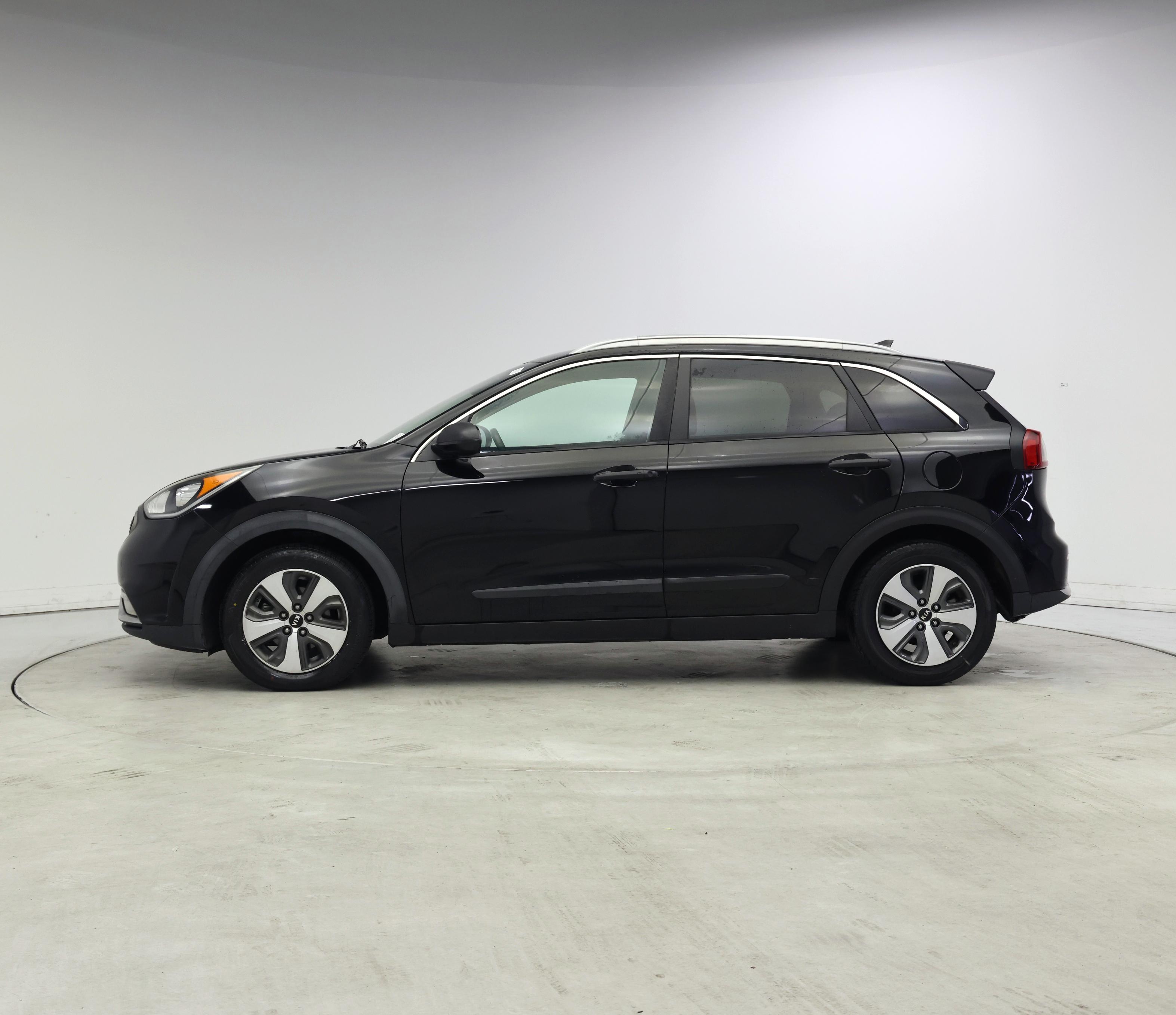 Thumbnail: 2017 Kia Niro - 3