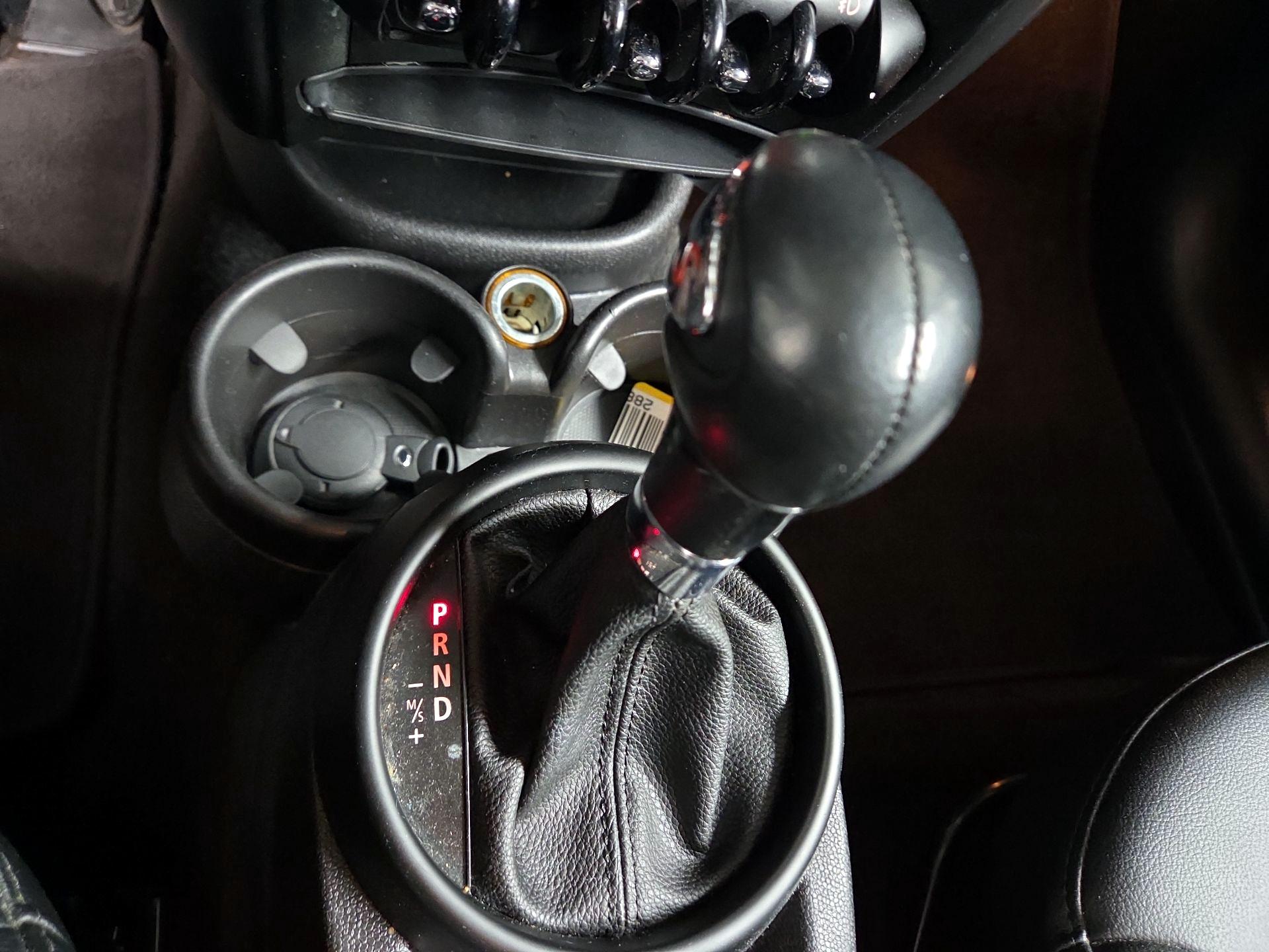 Thumbnail: 2016 MINI Cooper Countryman - 16