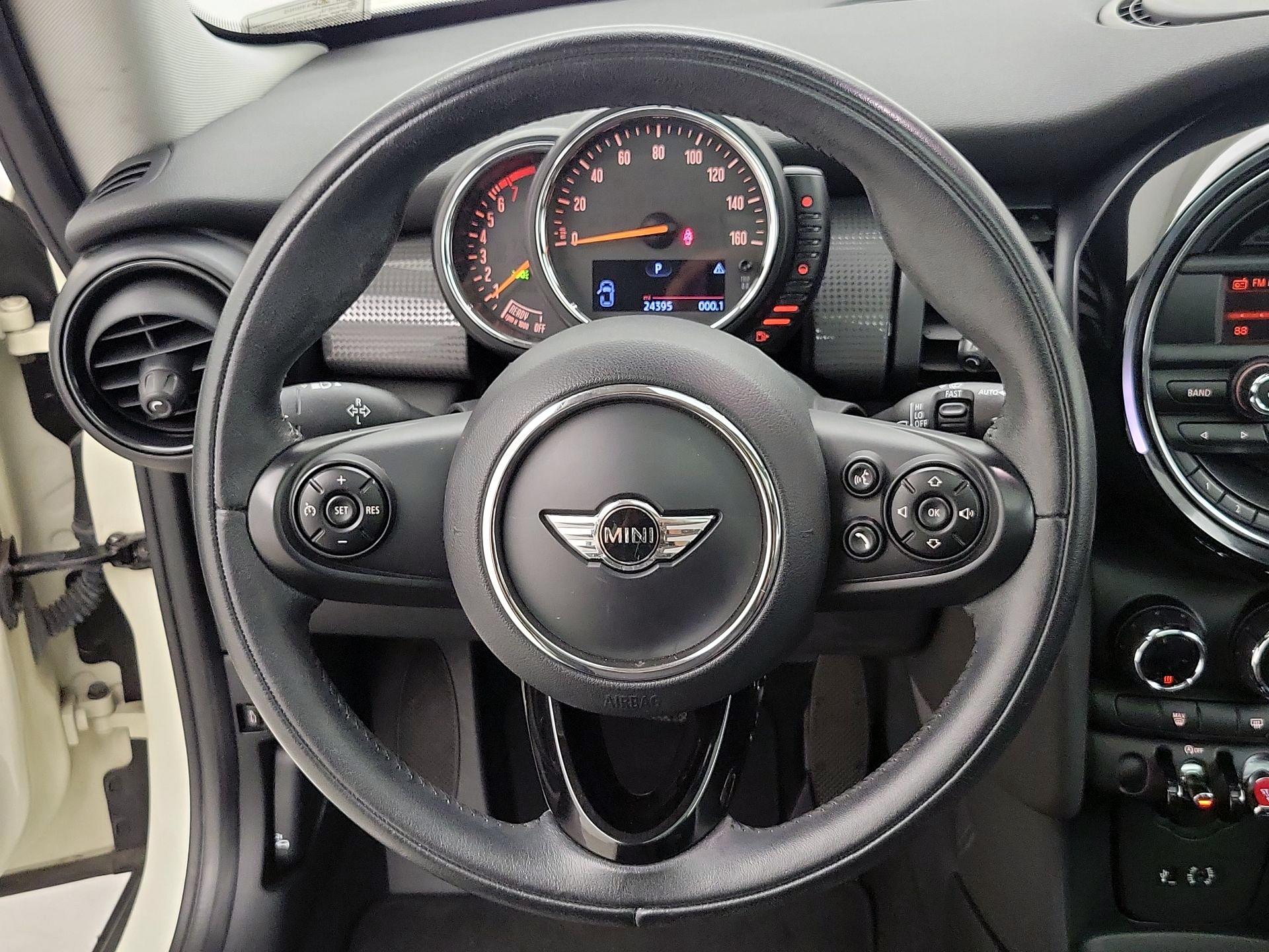 Thumbnail: 2015 MINI Cooper Hardtop - 10