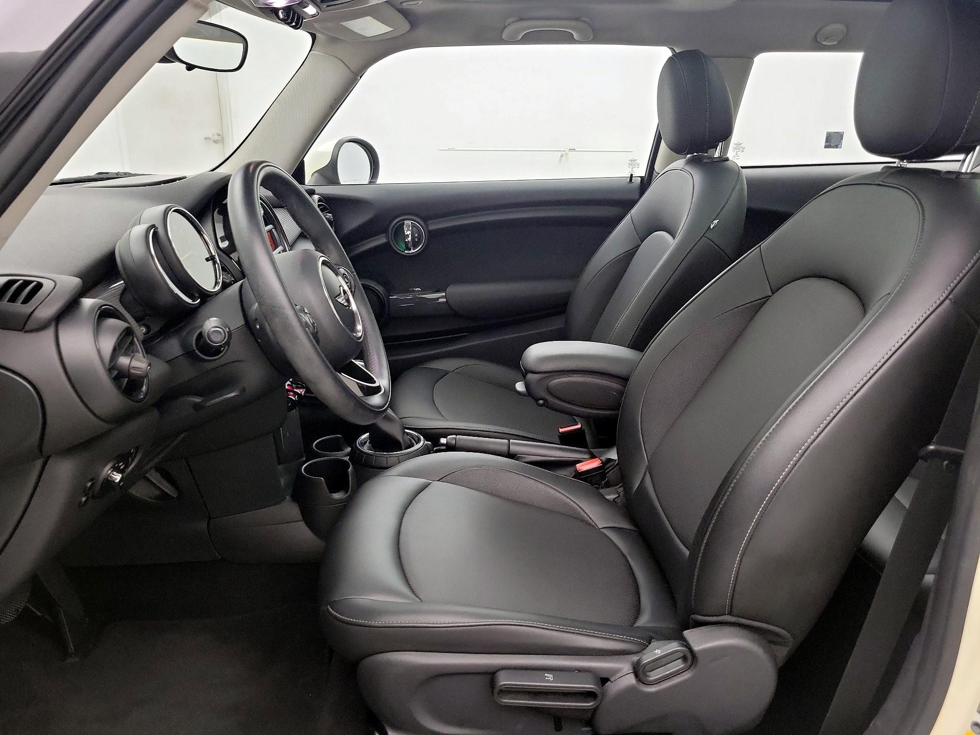 Thumbnail: 2015 MINI Cooper Hardtop - 11