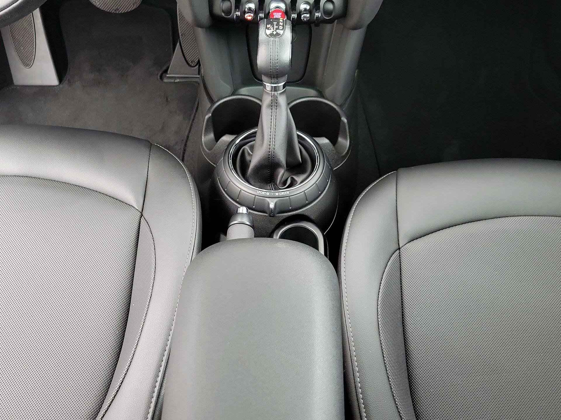 Thumbnail: 2015 MINI Cooper Hardtop - 16